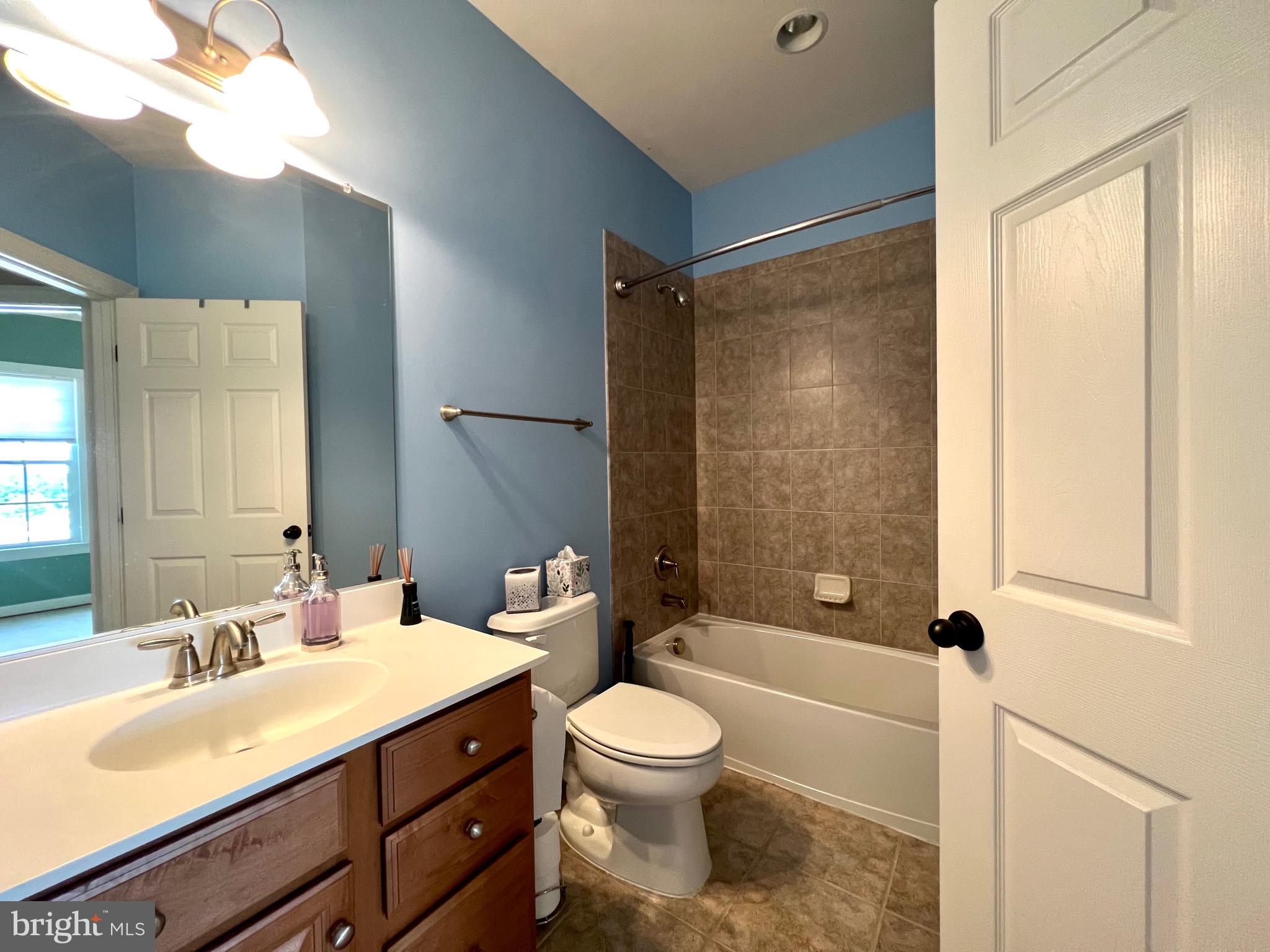 VILLAGES OF URBANA - Residential Lease