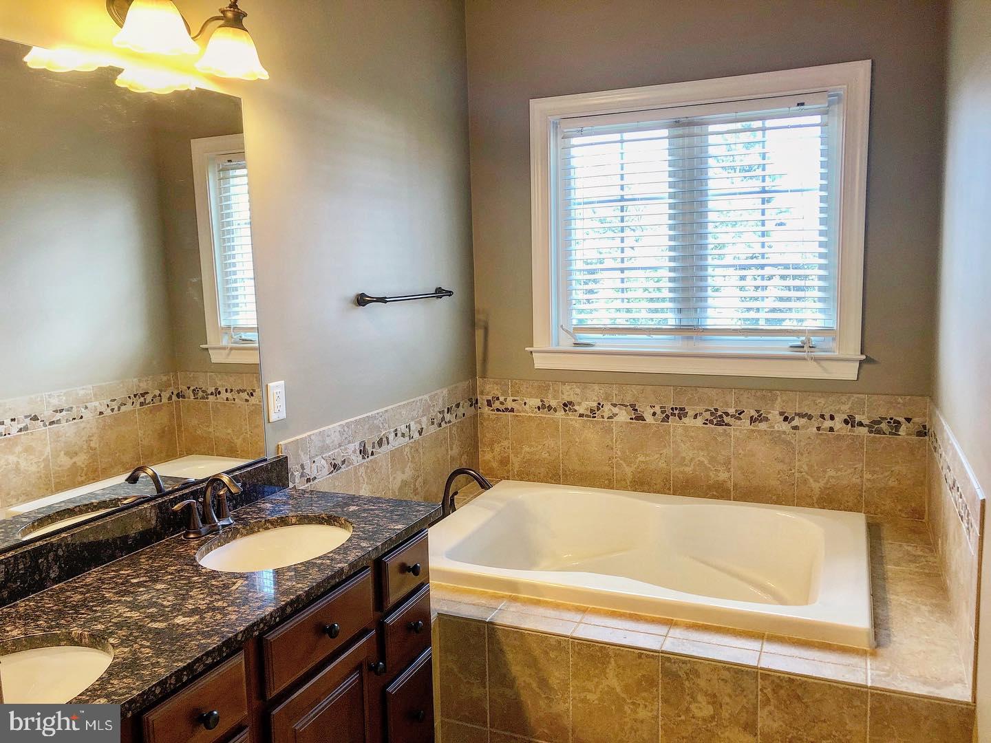 VILLAGES OF URBANA - Residential Lease