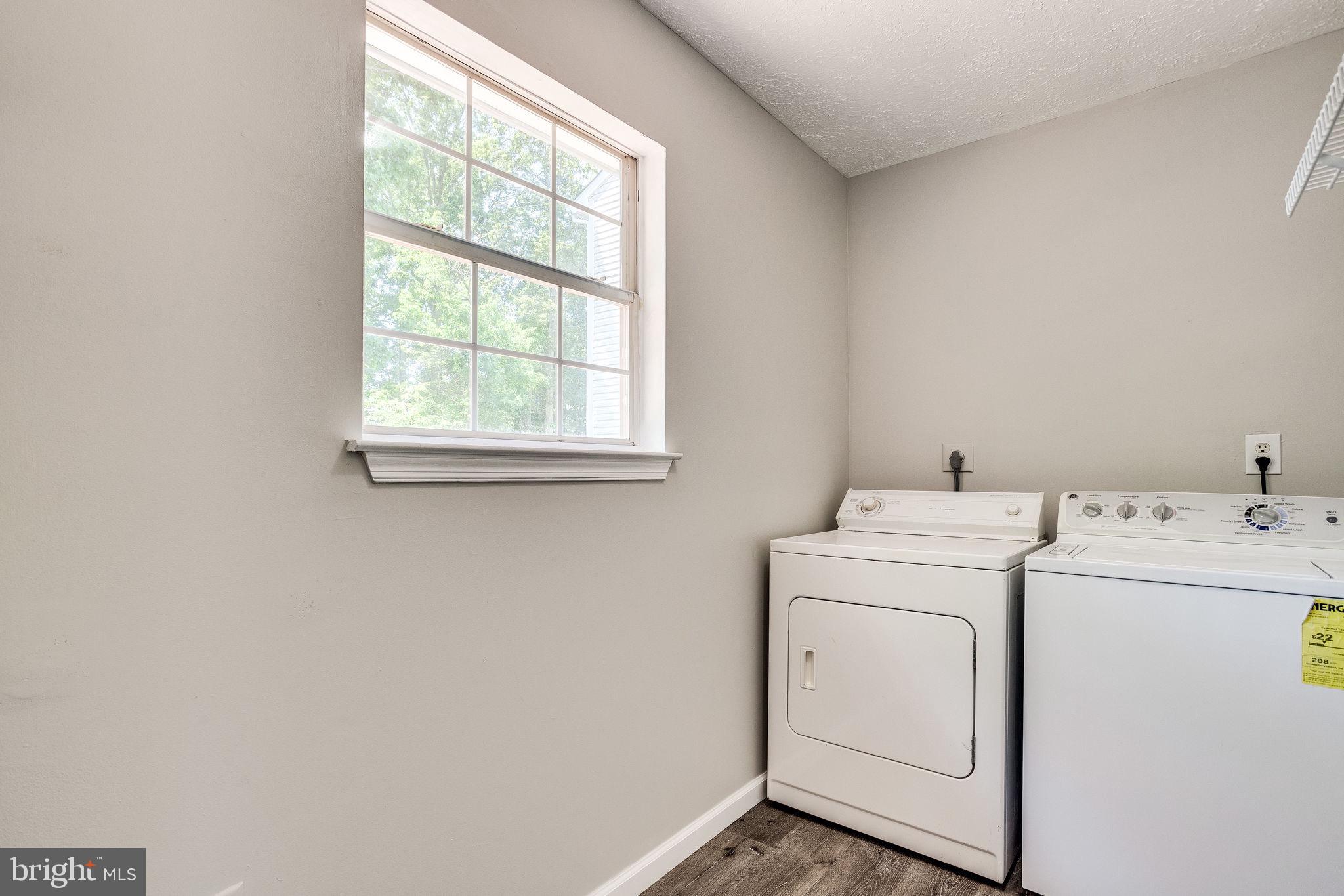 ST CHARLES HAMPSHIRE - Residential