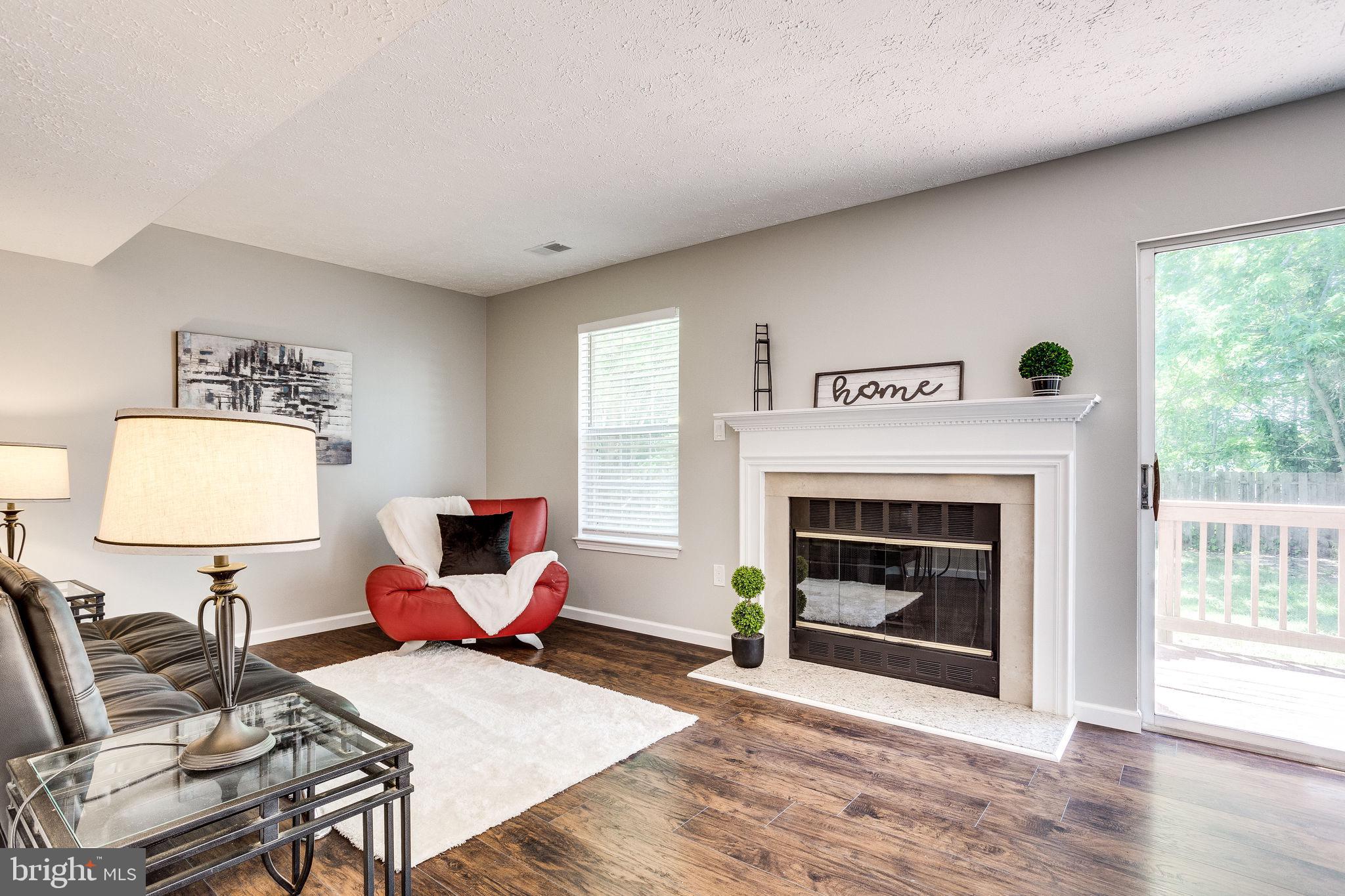 ST CHARLES HAMPSHIRE - Residential