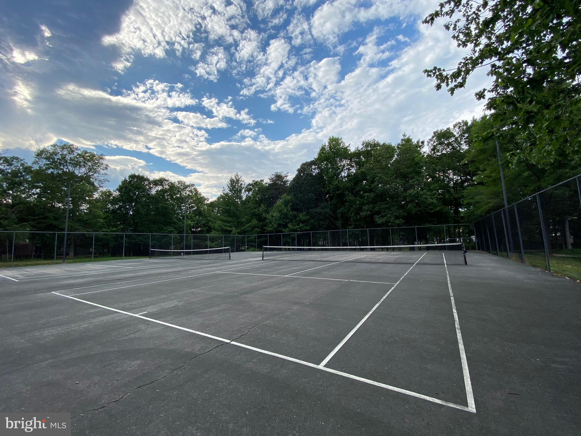 ST CHARLES HAMPSHIRE - Residential