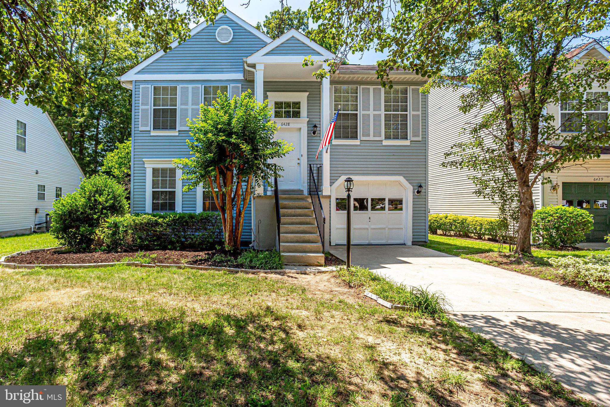 ST CHARLES HAMPSHIRE - Residential