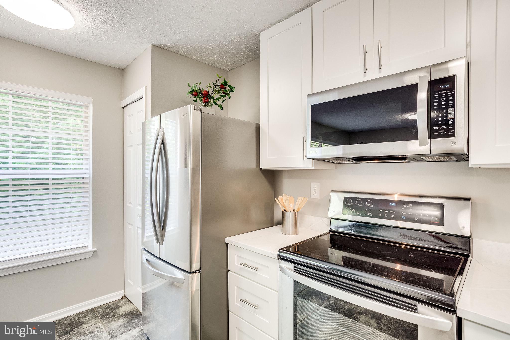 ST CHARLES HAMPSHIRE - Residential