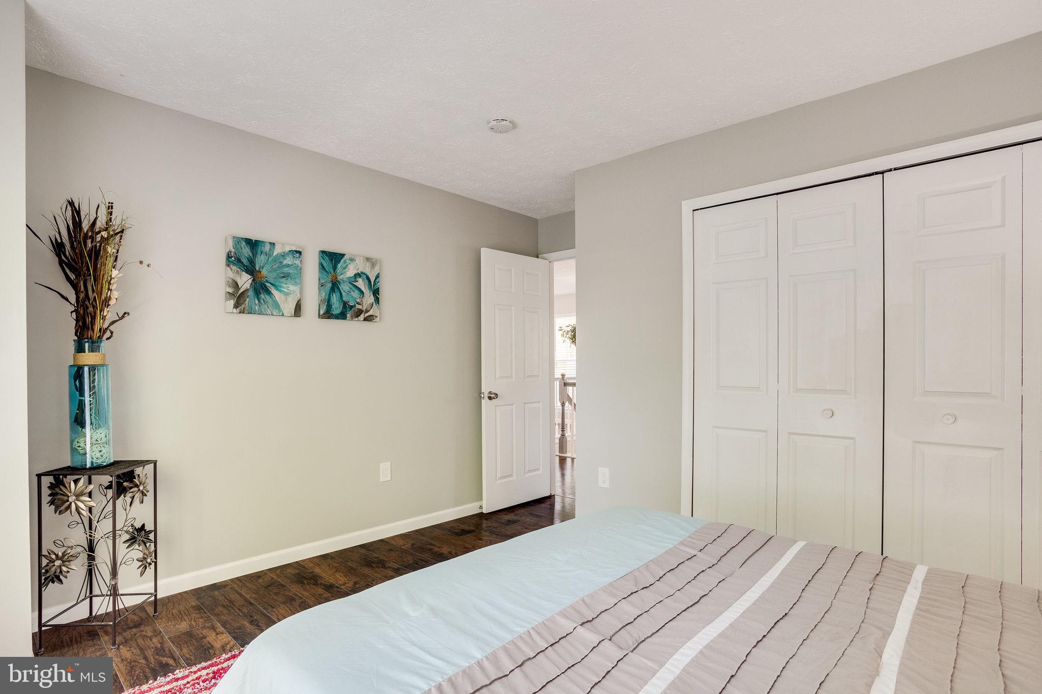 ST CHARLES HAMPSHIRE - Residential