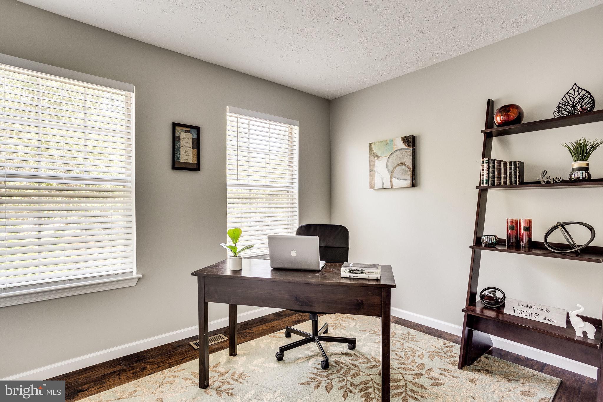 ST CHARLES HAMPSHIRE - Residential