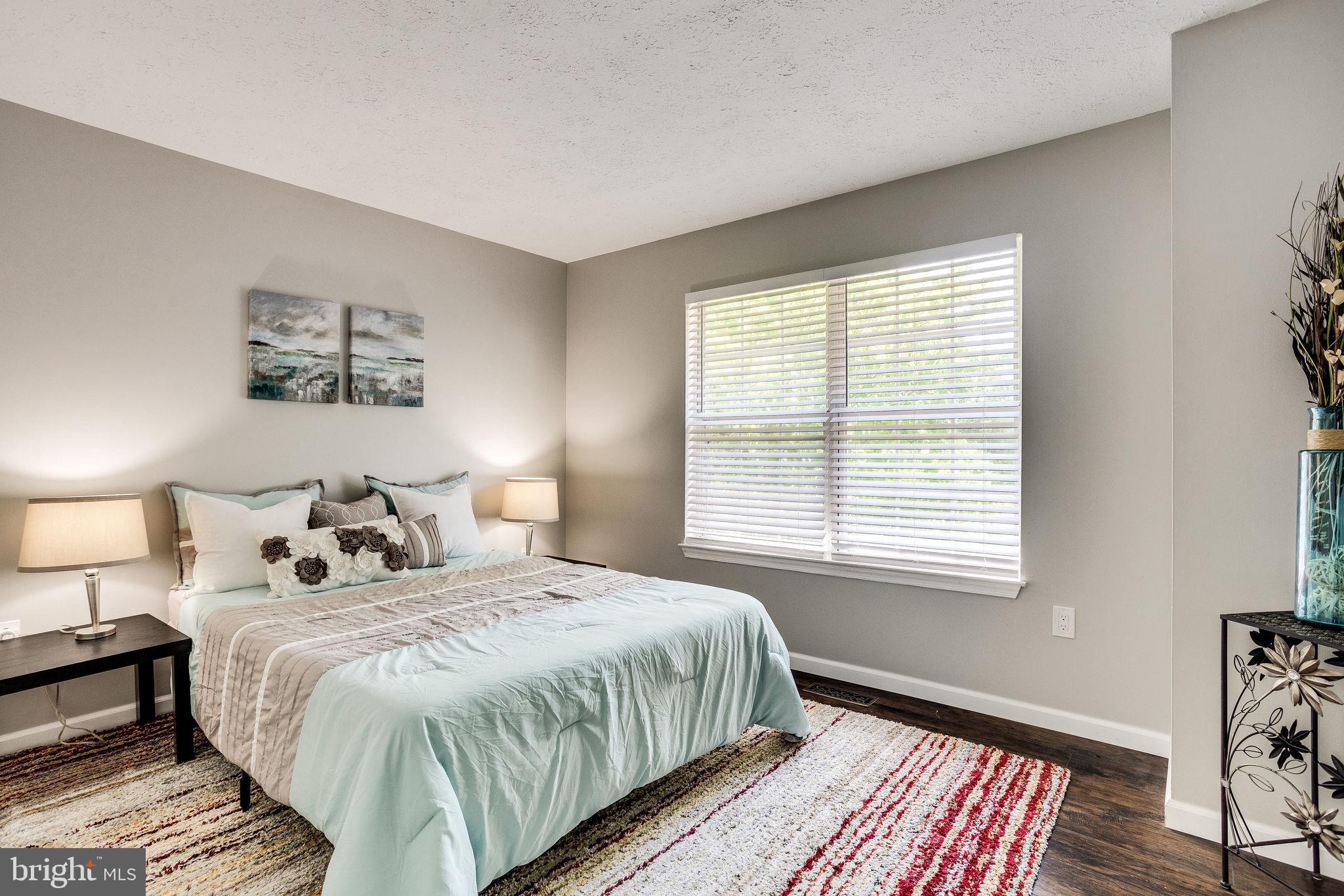 ST CHARLES HAMPSHIRE - Residential