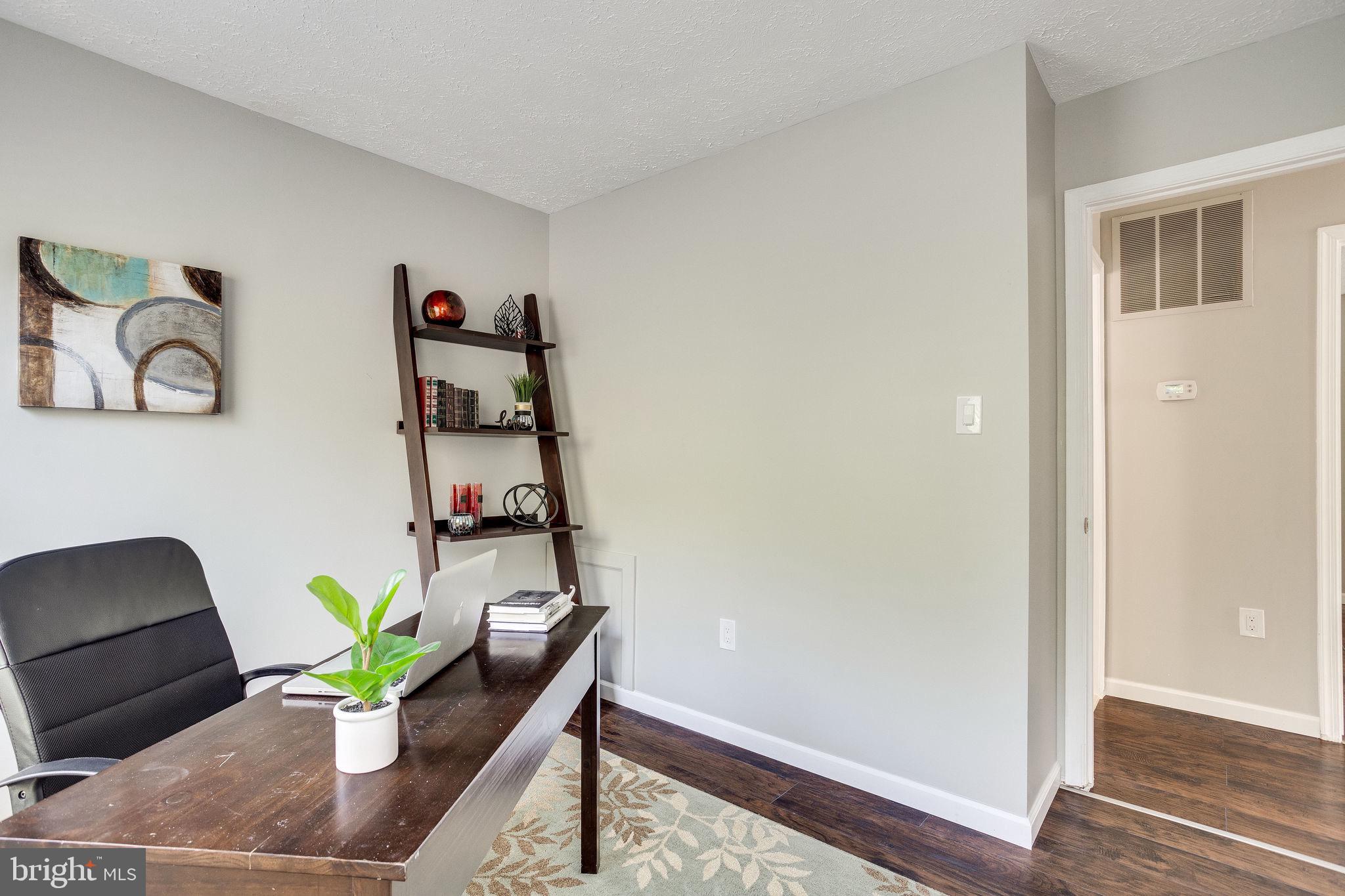 ST CHARLES HAMPSHIRE - Residential