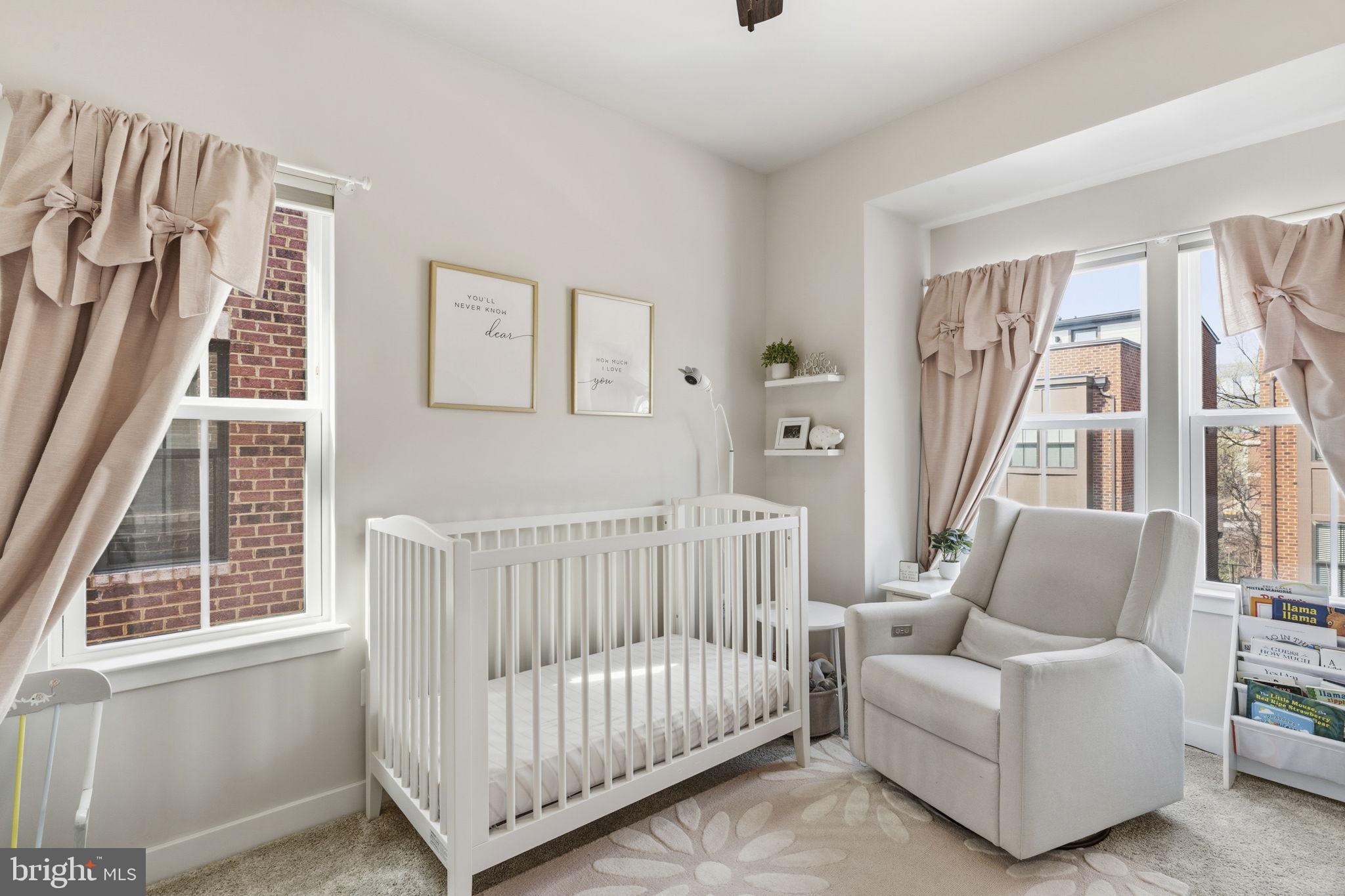 LOCUST POINT - Residential