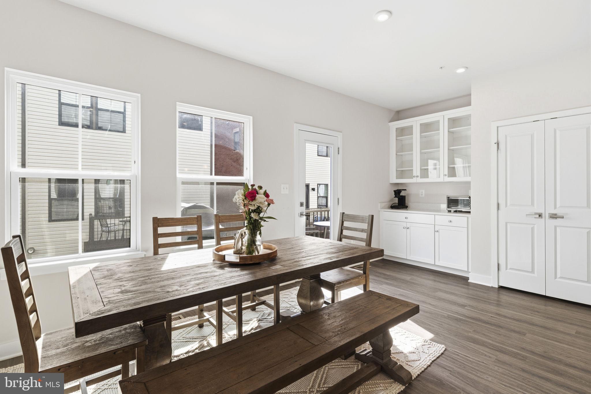 LOCUST POINT - Residential