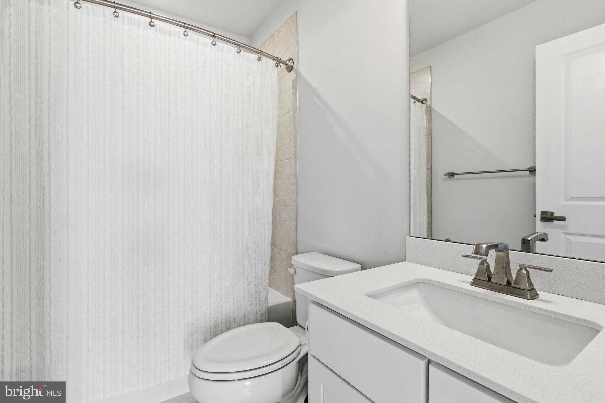 LOCUST POINT - Residential