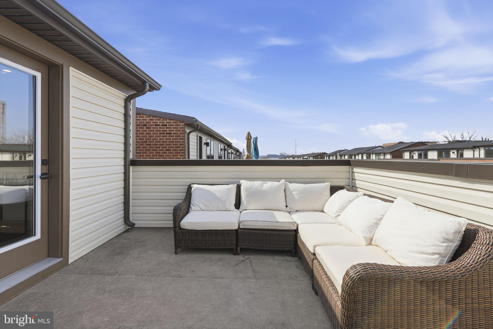 LOCUST POINT - Residential