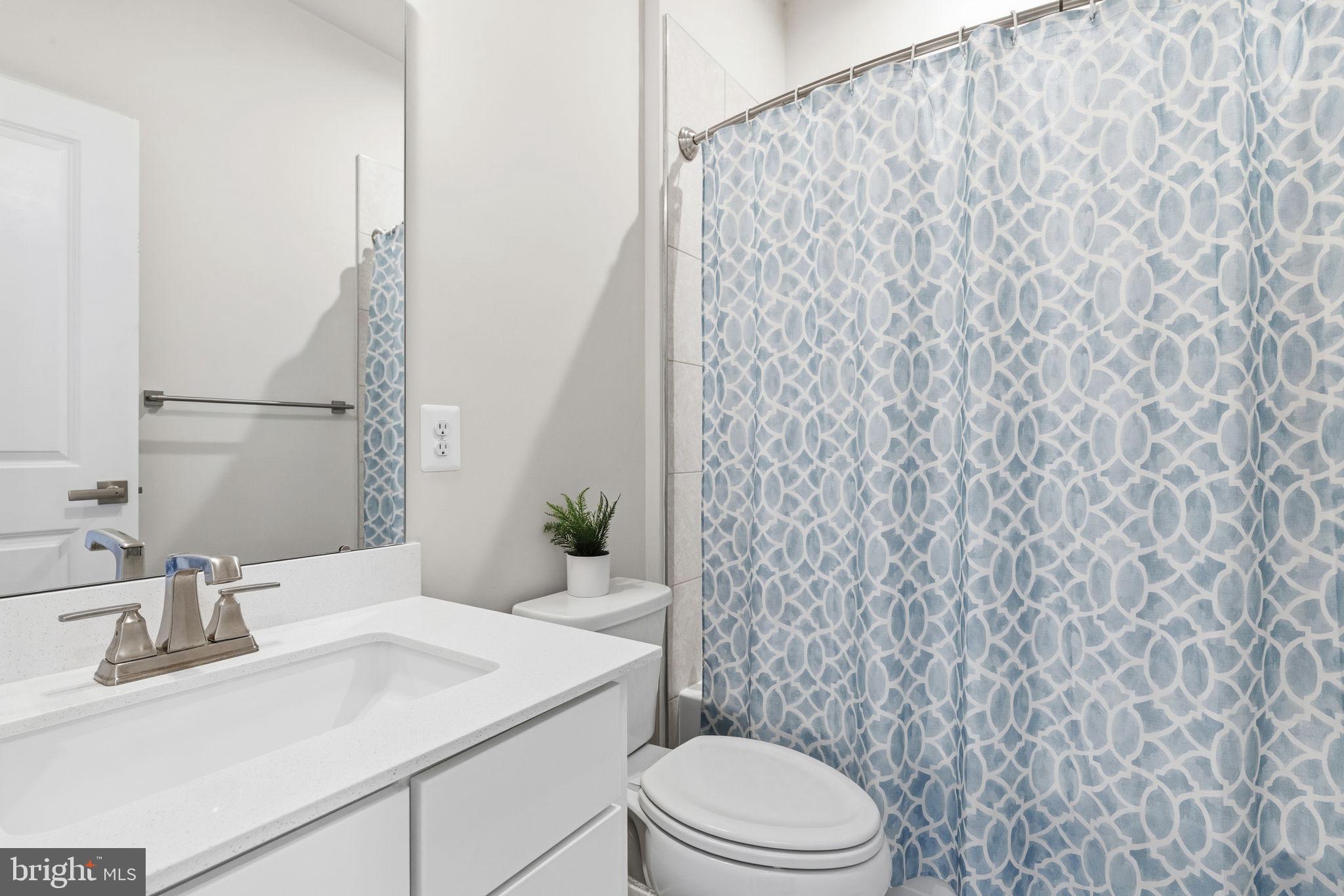 LOCUST POINT - Residential