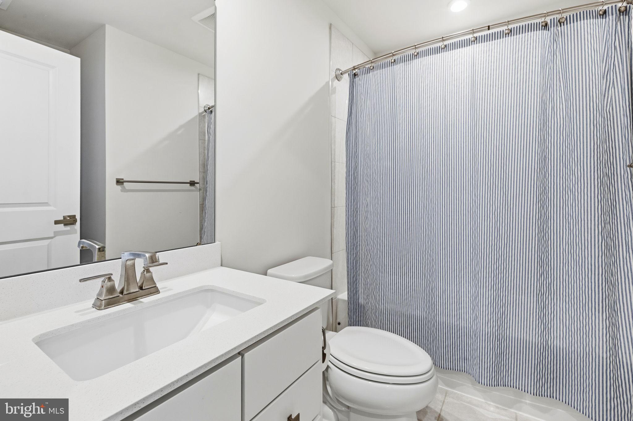 LOCUST POINT - Residential