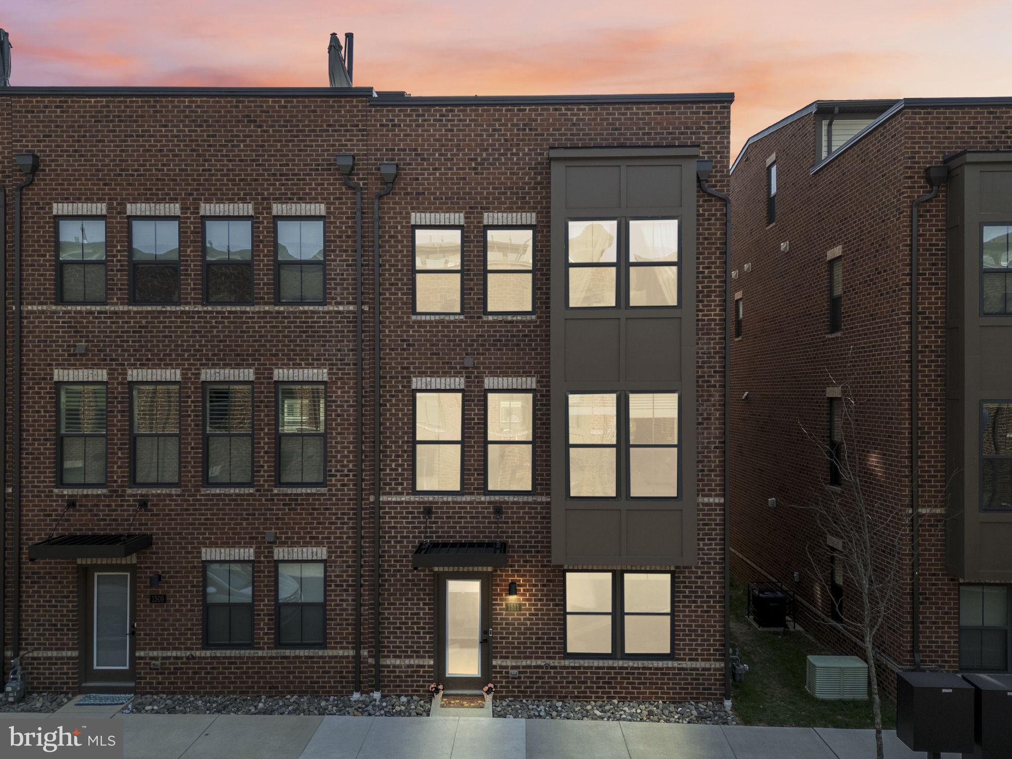 LOCUST POINT - Residential