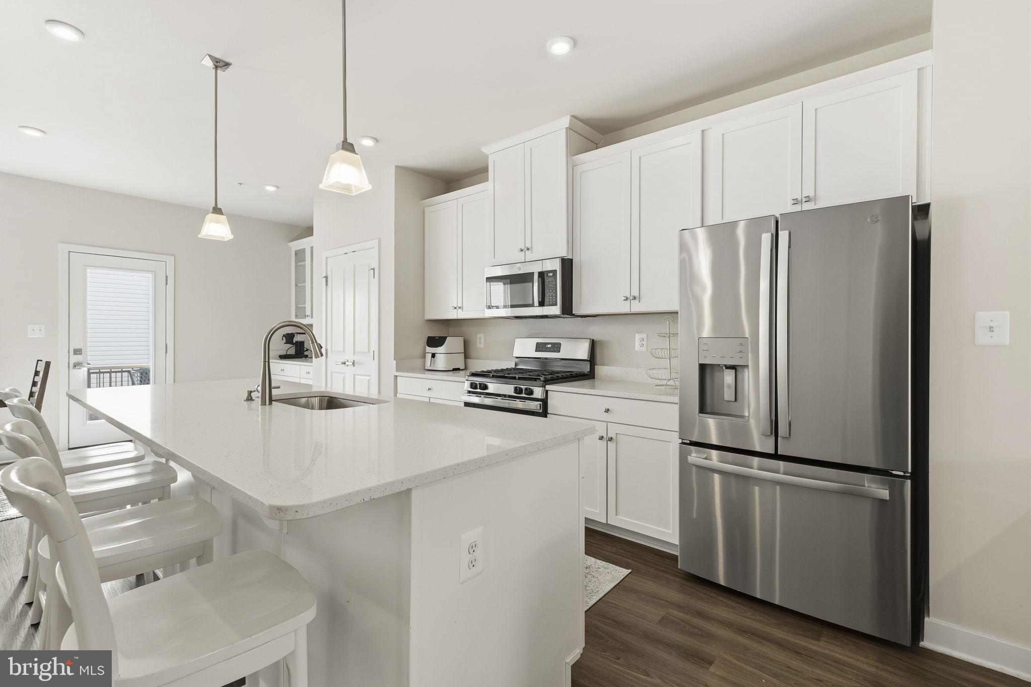 LOCUST POINT - Residential