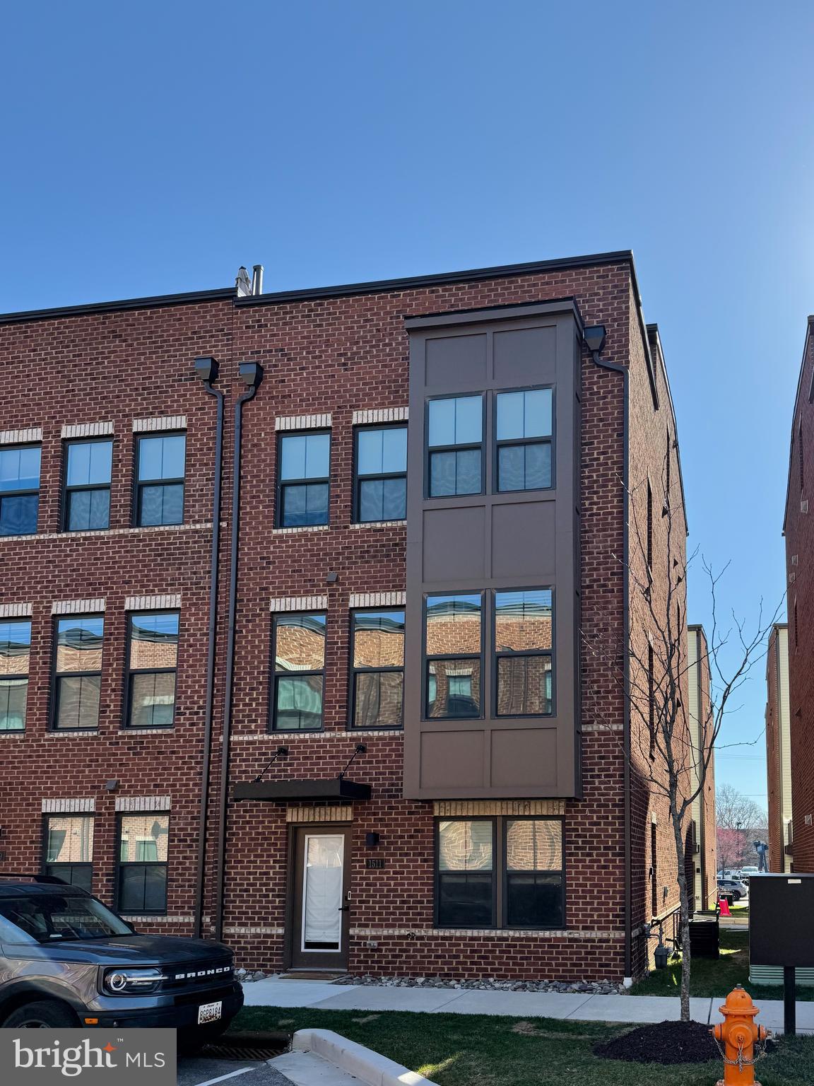 LOCUST POINT - Residential