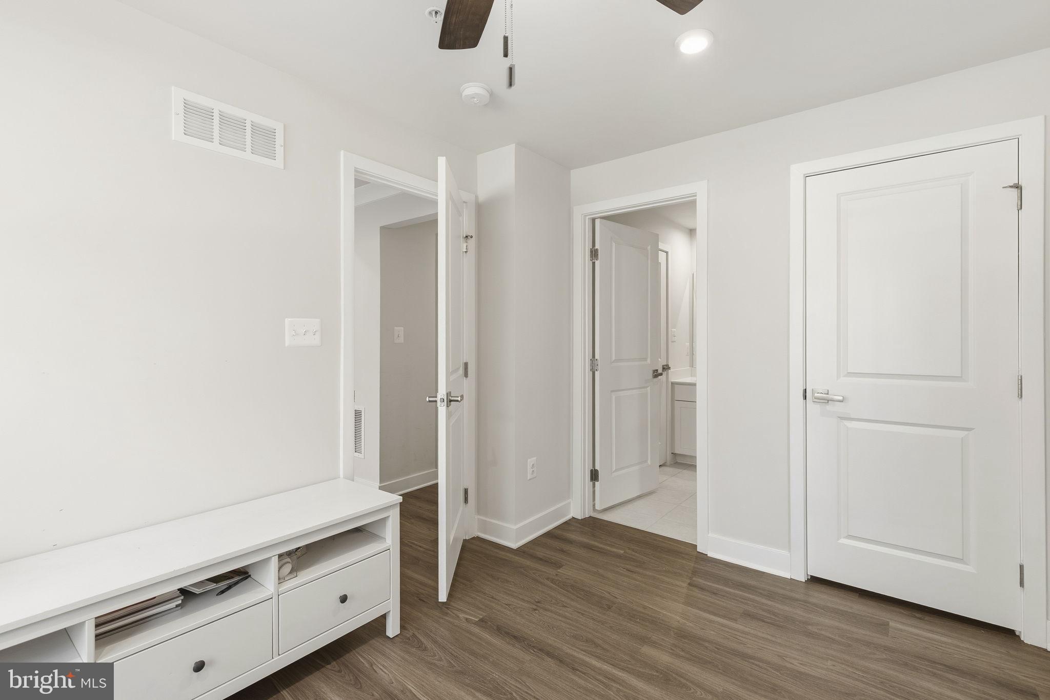 LOCUST POINT - Residential