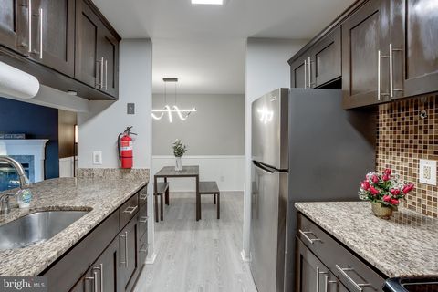 2711 SUSSEX COURT B MOUNT LAUREL NJ 08054