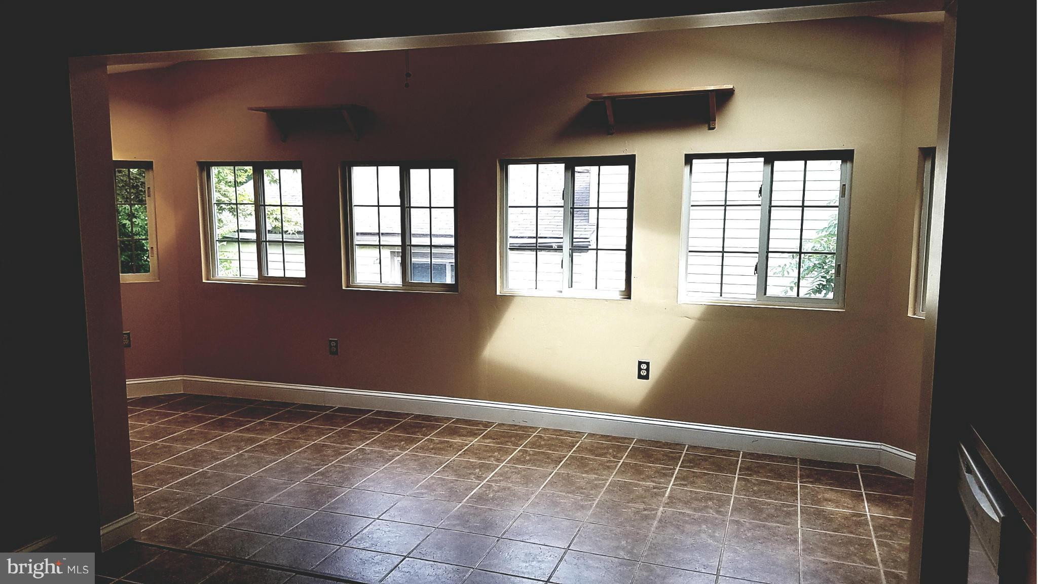 LONG REACH - Residential