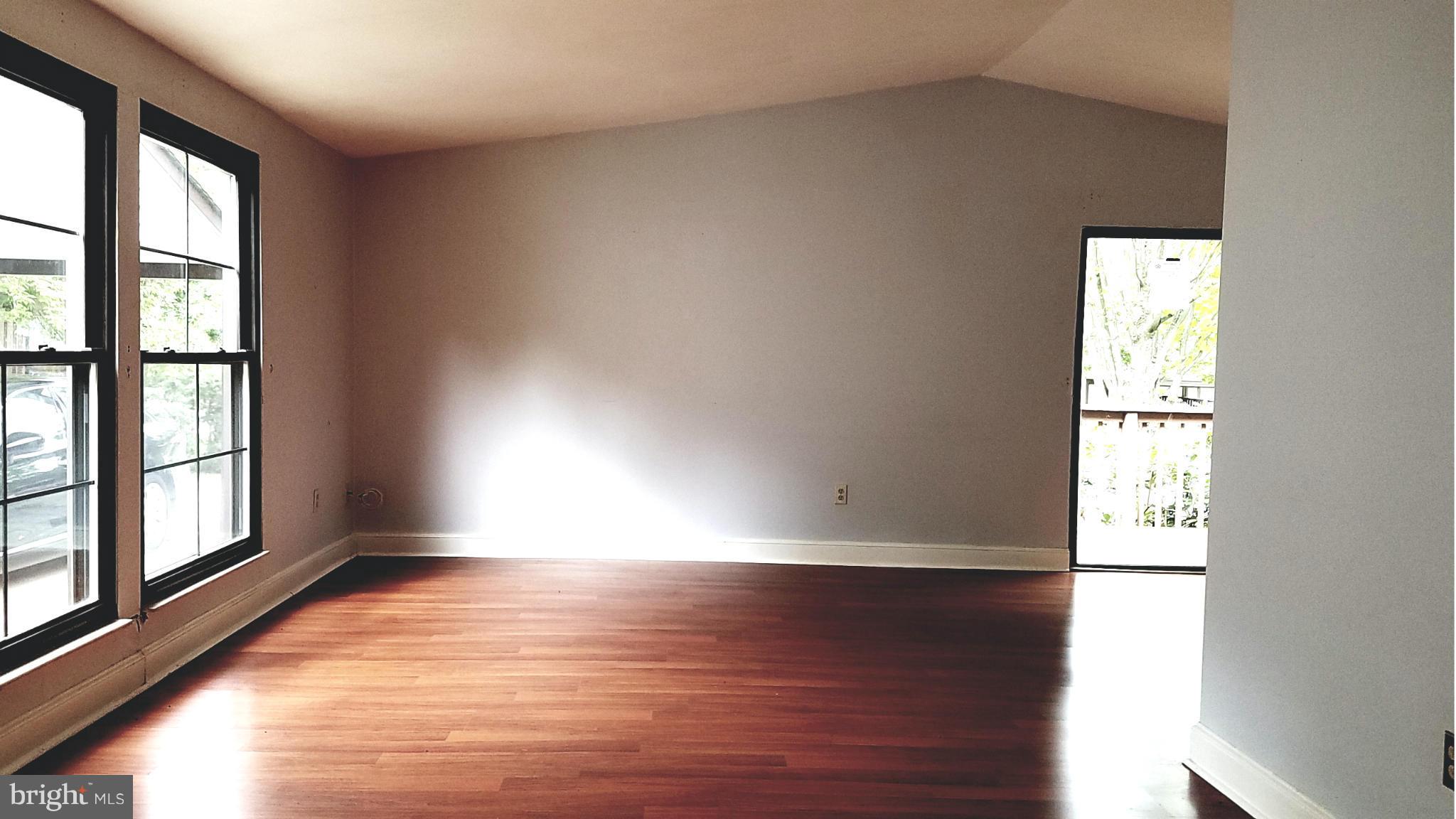 LONG REACH - Residential