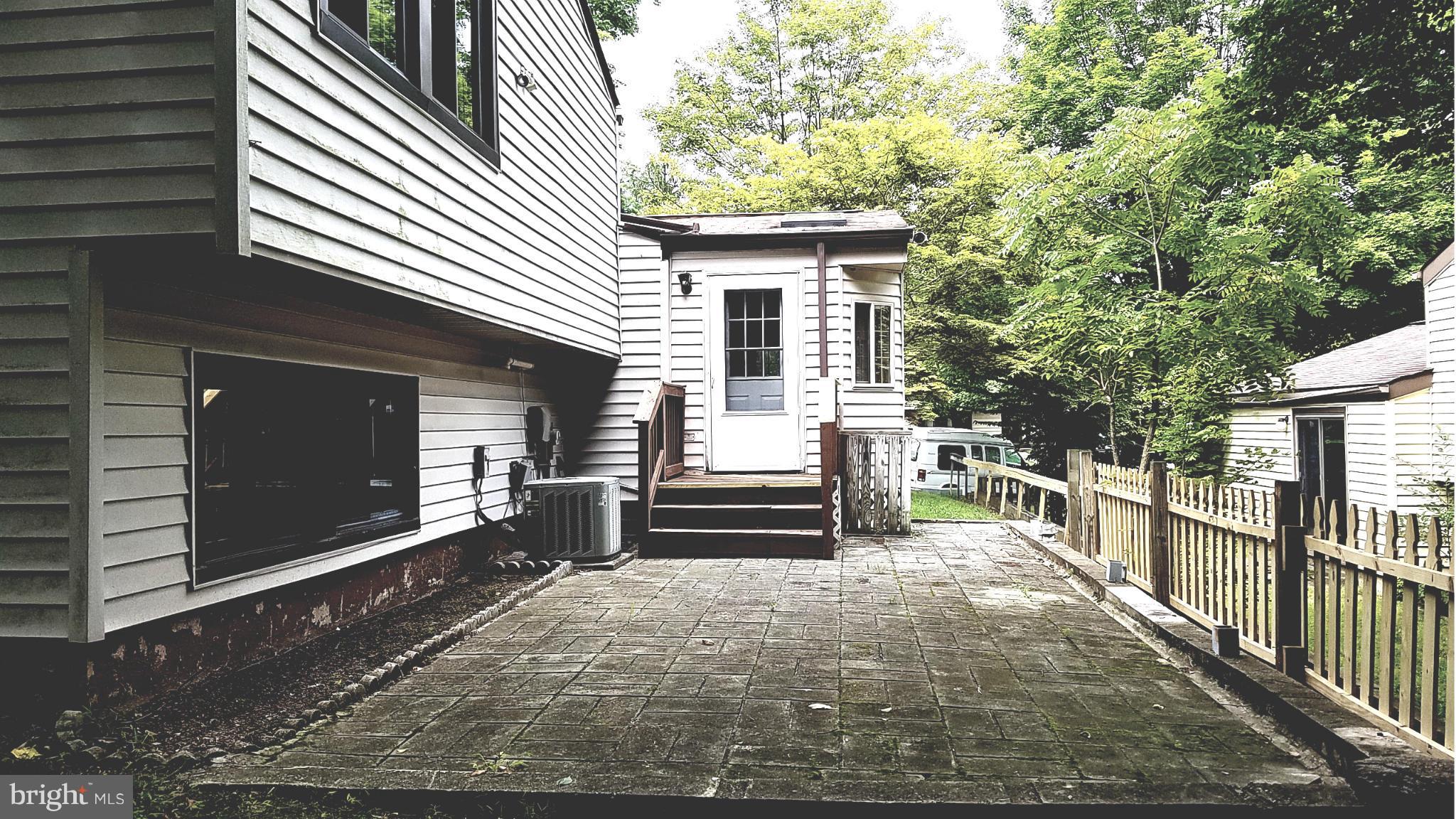 LONG REACH - Residential