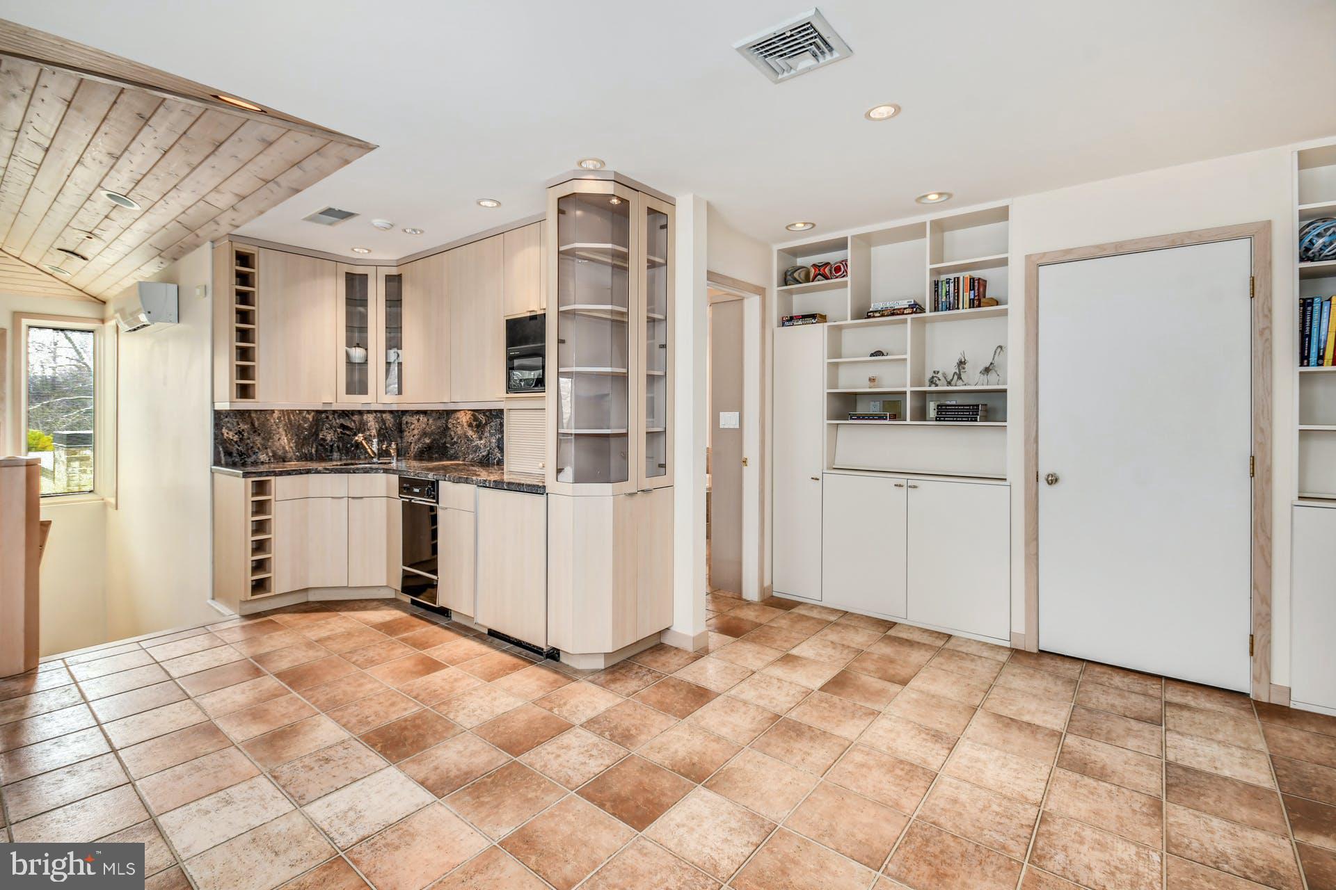 SALISBURY HILLS - Residential