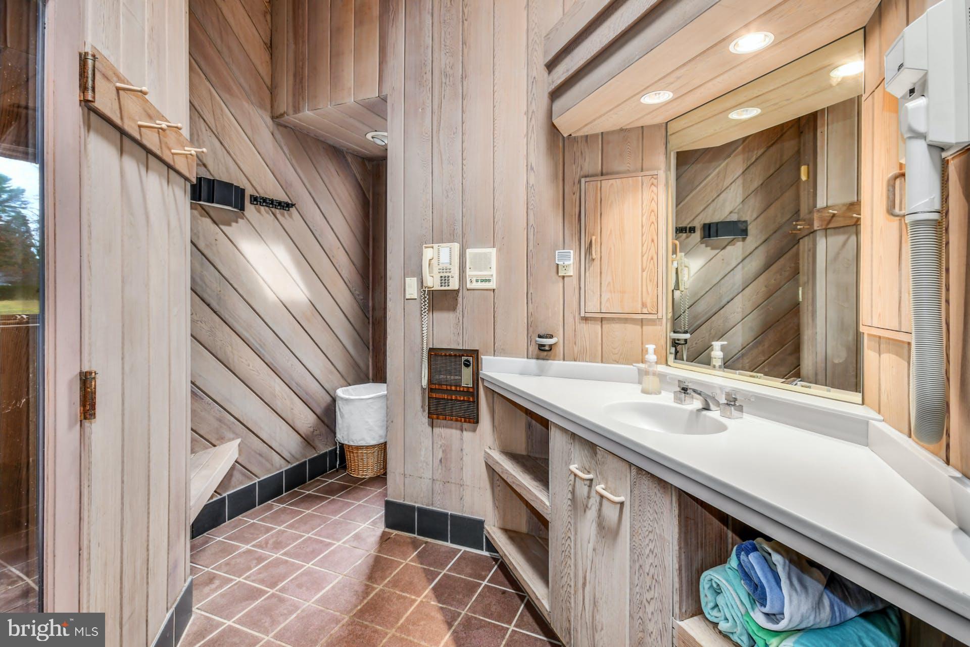 SALISBURY HILLS - Residential