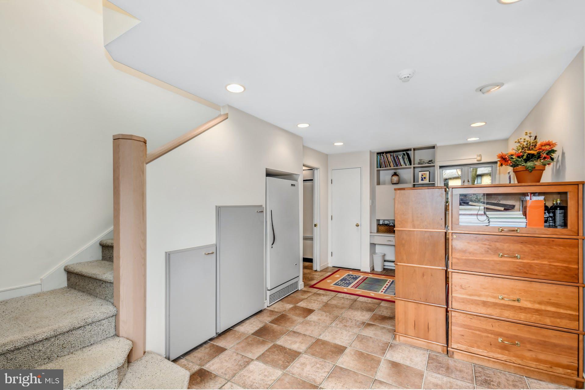 SALISBURY HILLS - Residential