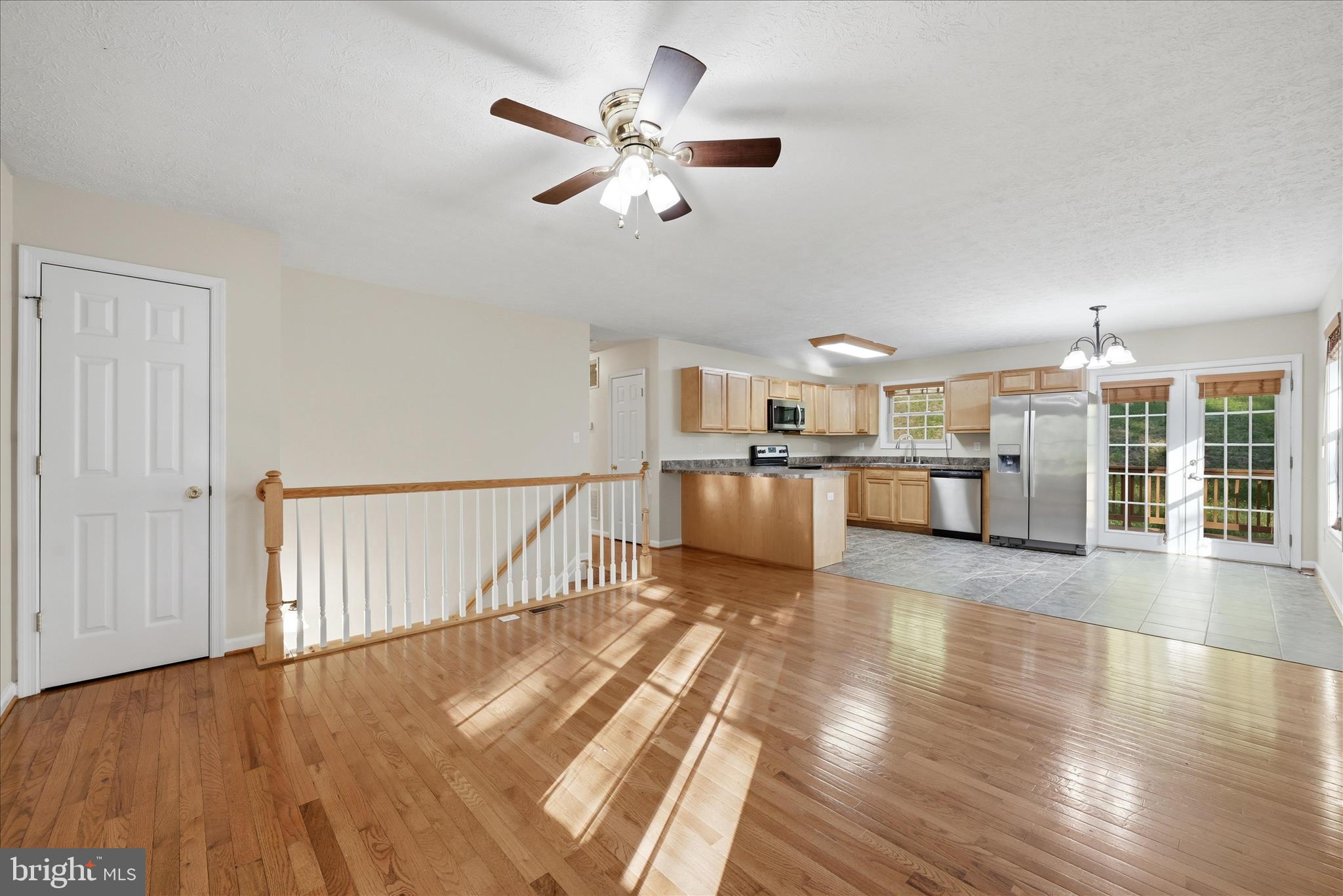 SHEN FARMS CHAIN SPRING - Residential