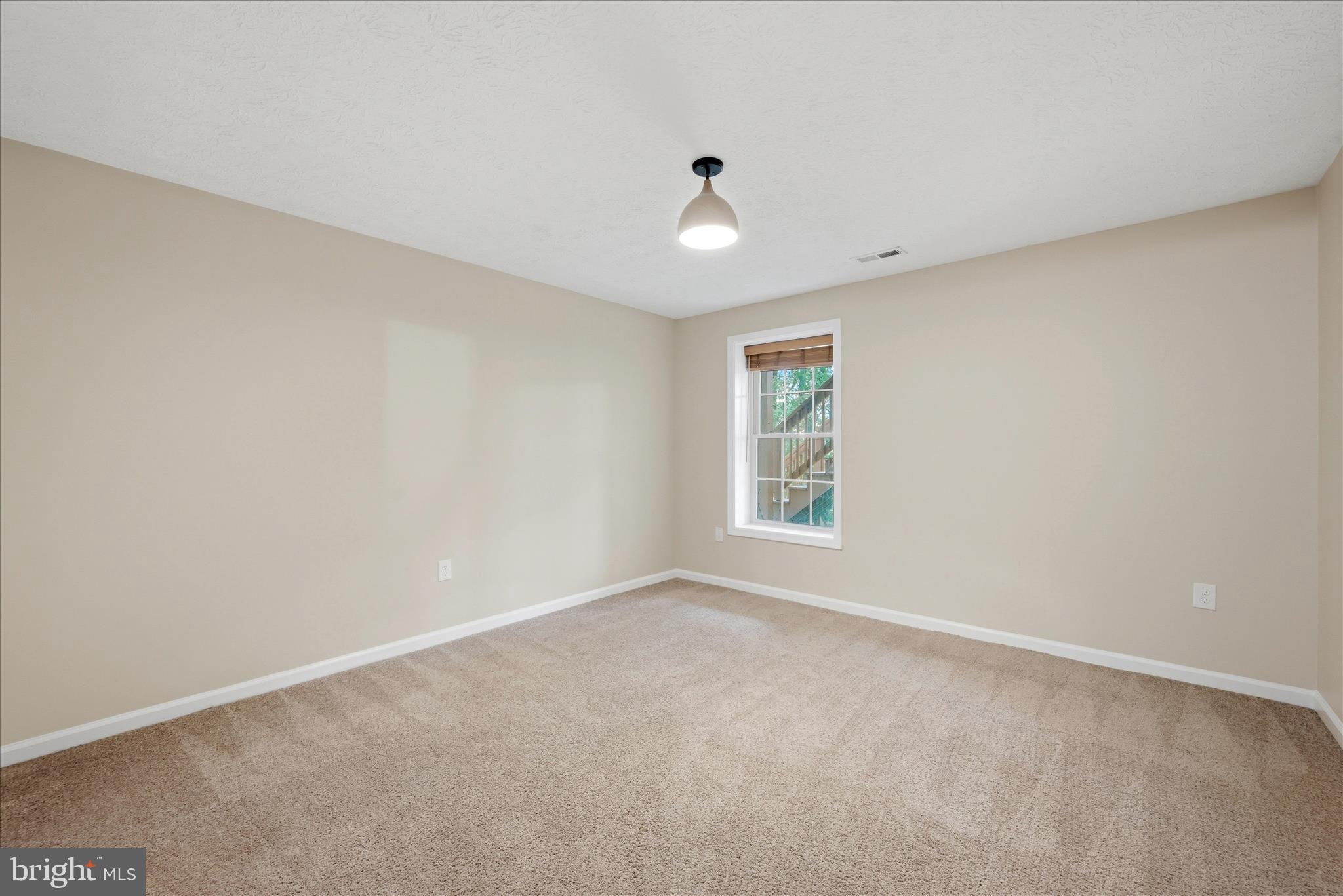 SHEN FARMS CHAIN SPRING - Residential
