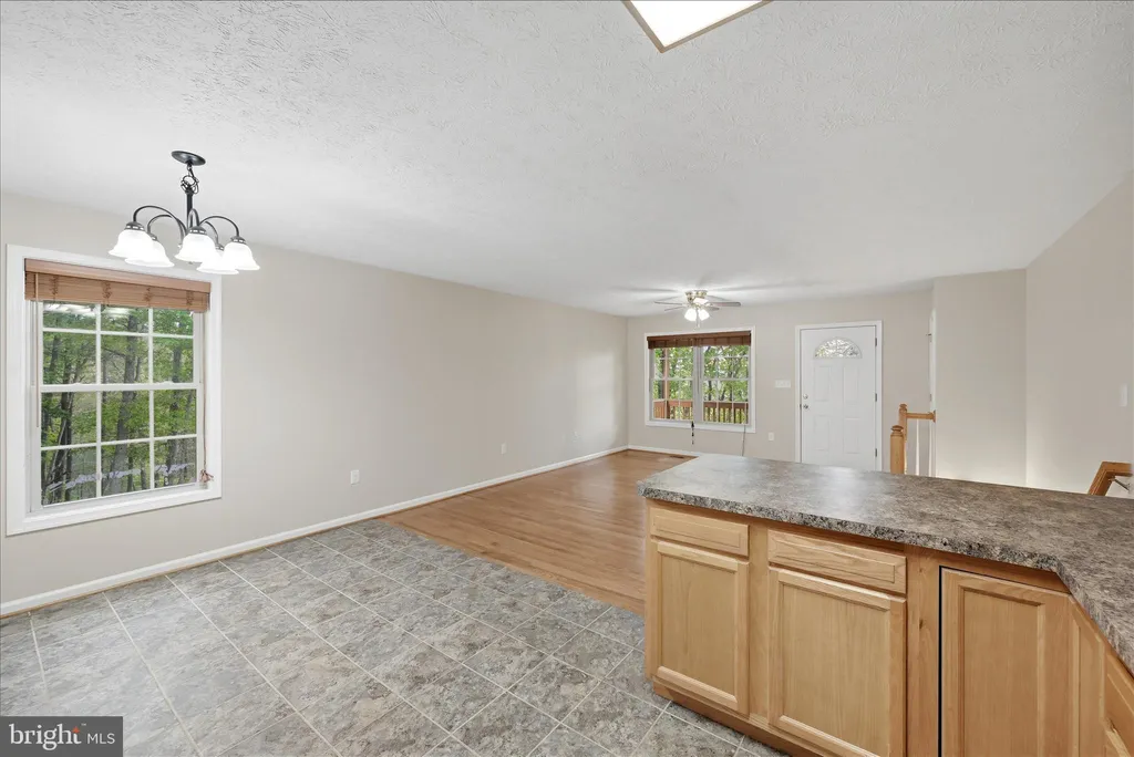 Additional image 17 of 142 Spring Hollow Road, Front Royal, VA 22630