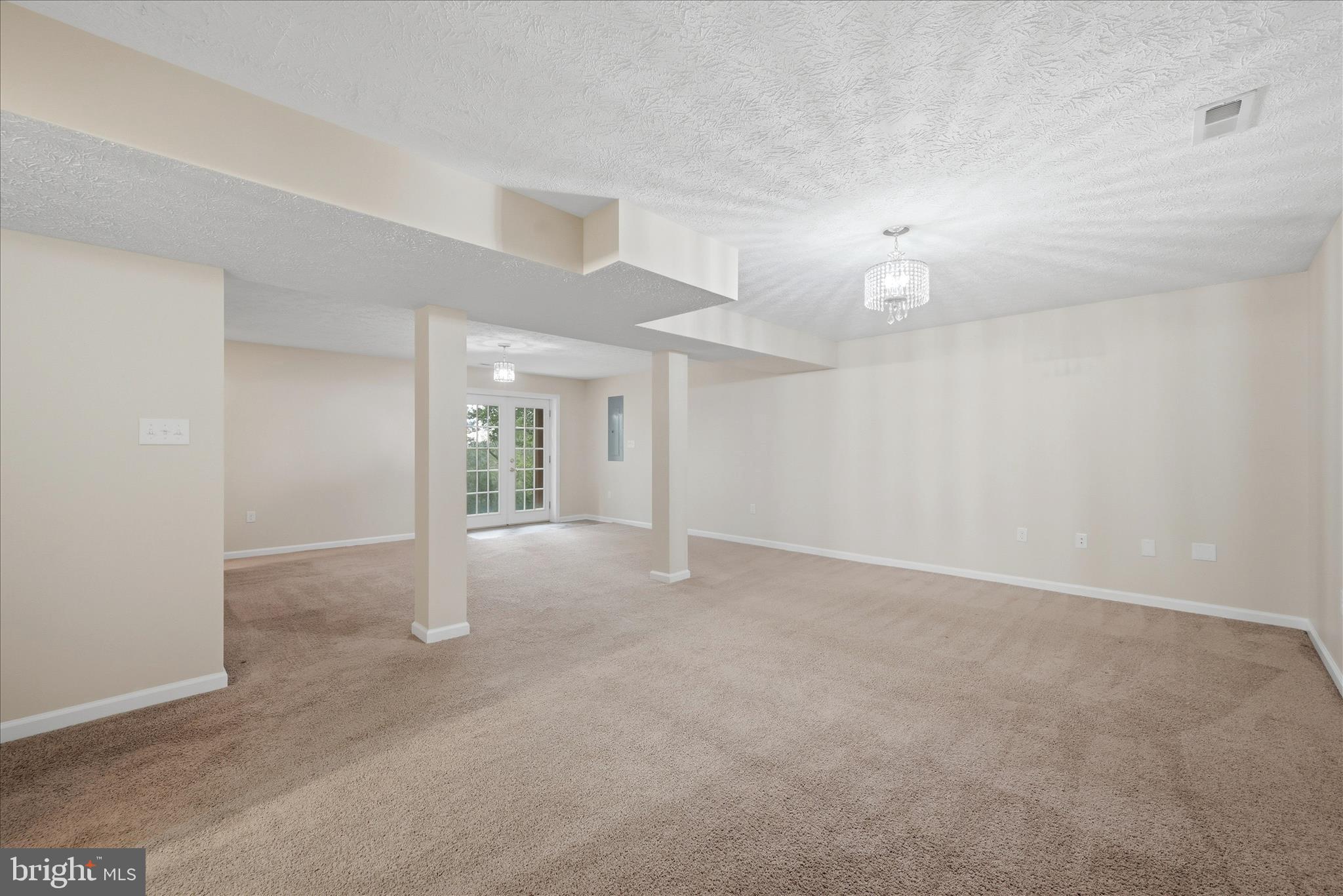 SHEN FARMS CHAIN SPRING - Residential