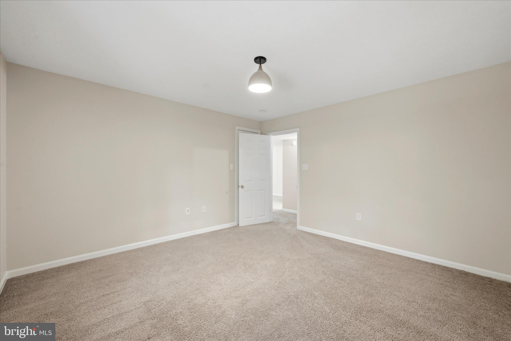 SHEN FARMS CHAIN SPRING - Residential
