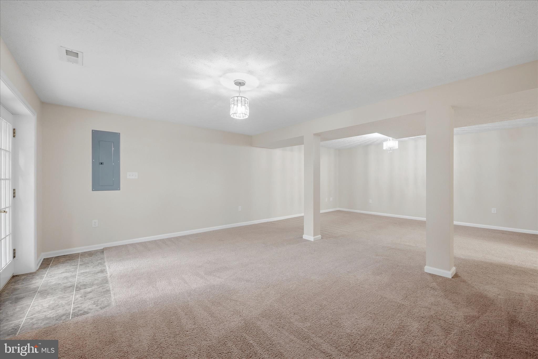 SHEN FARMS CHAIN SPRING - Residential