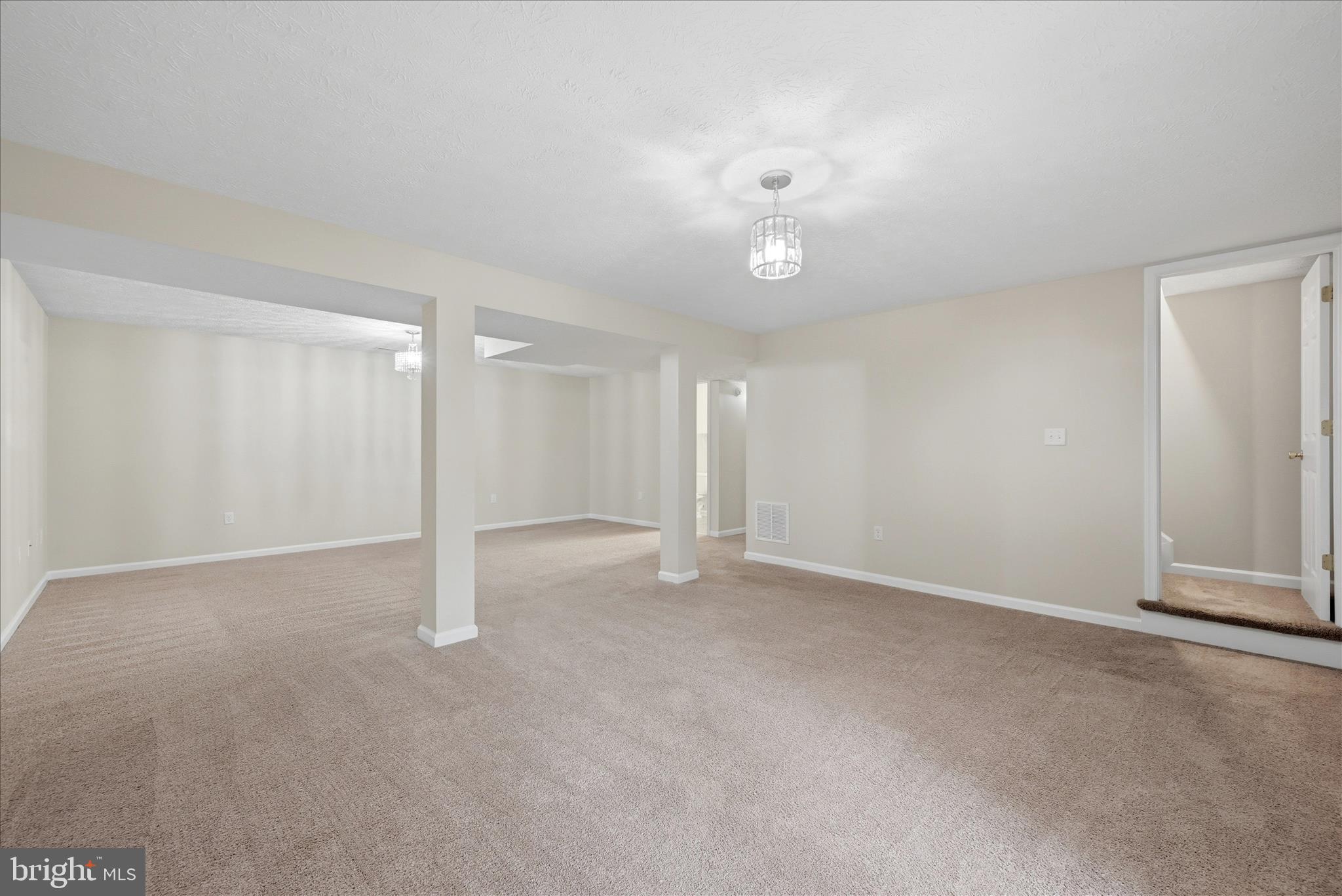 SHEN FARMS CHAIN SPRING - Residential