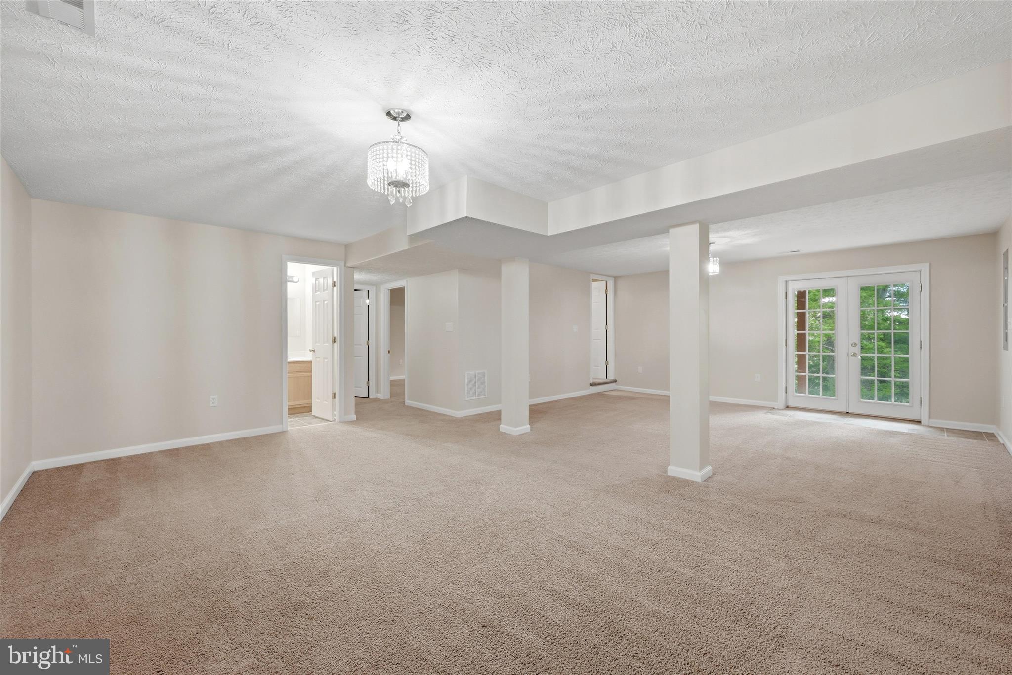 SHEN FARMS CHAIN SPRING - Residential