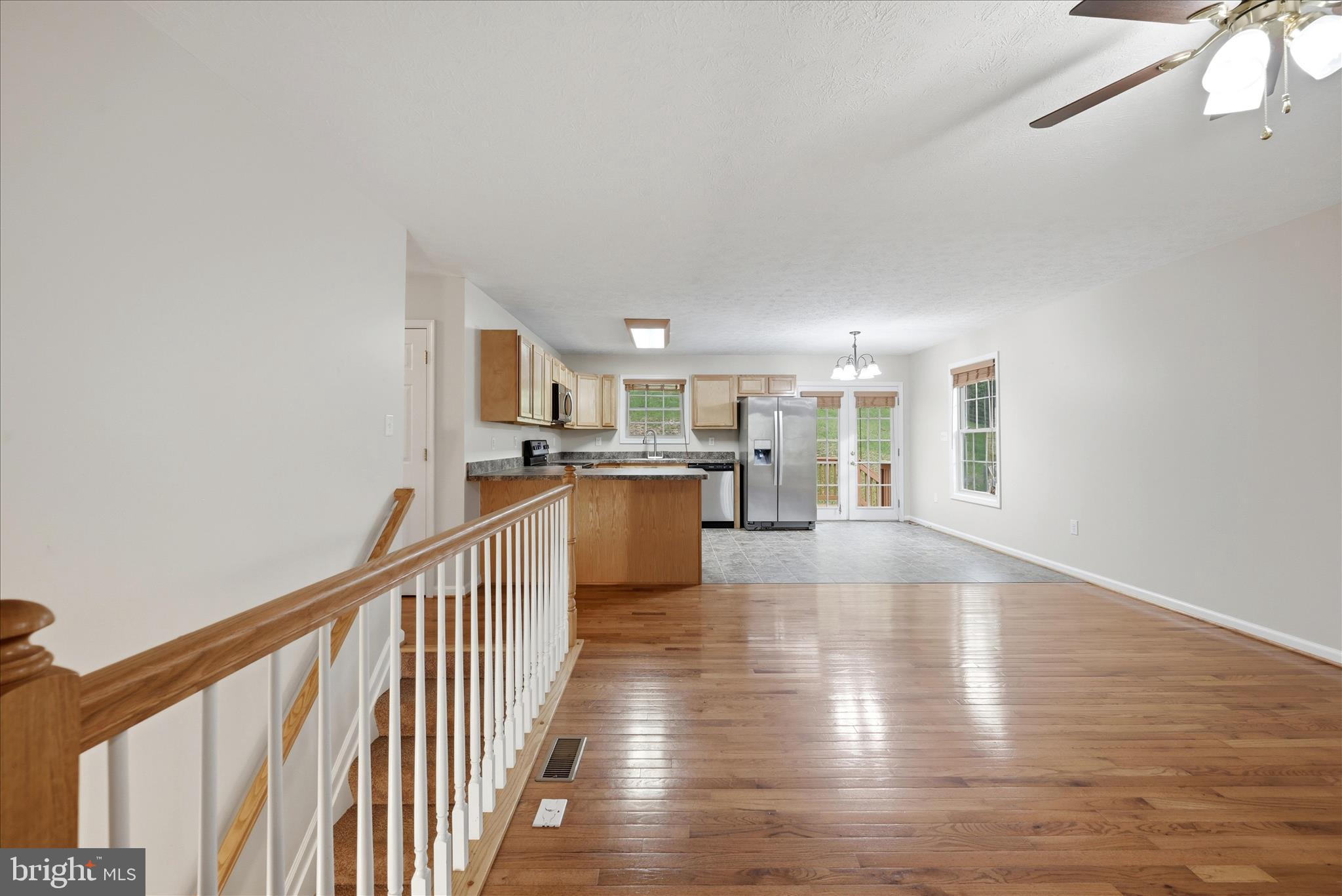 SHEN FARMS CHAIN SPRING - Residential