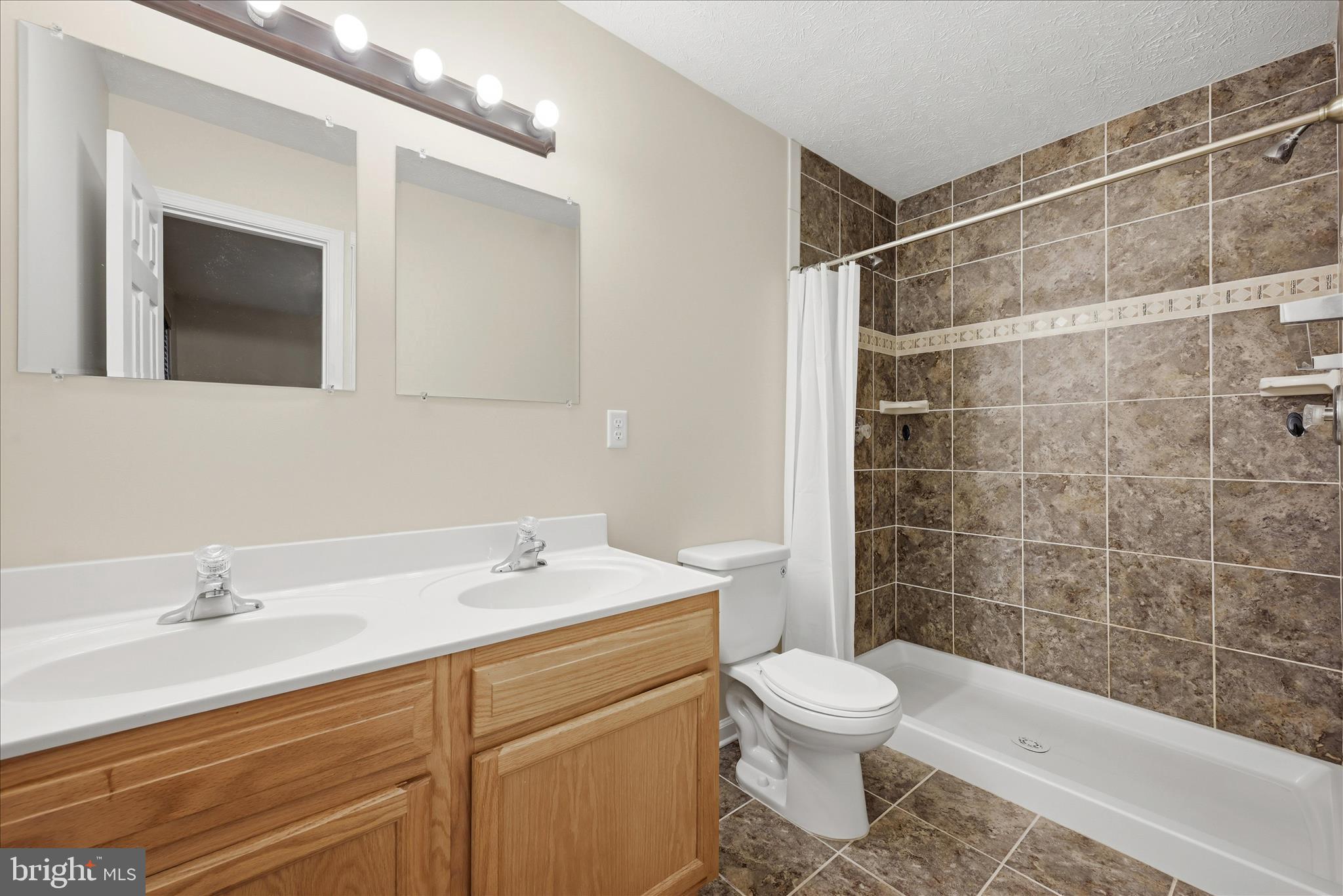 SHEN FARMS CHAIN SPRING - Residential