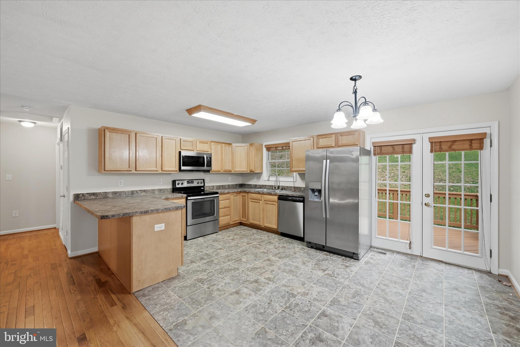 SHEN FARMS CHAIN SPRING - Residential