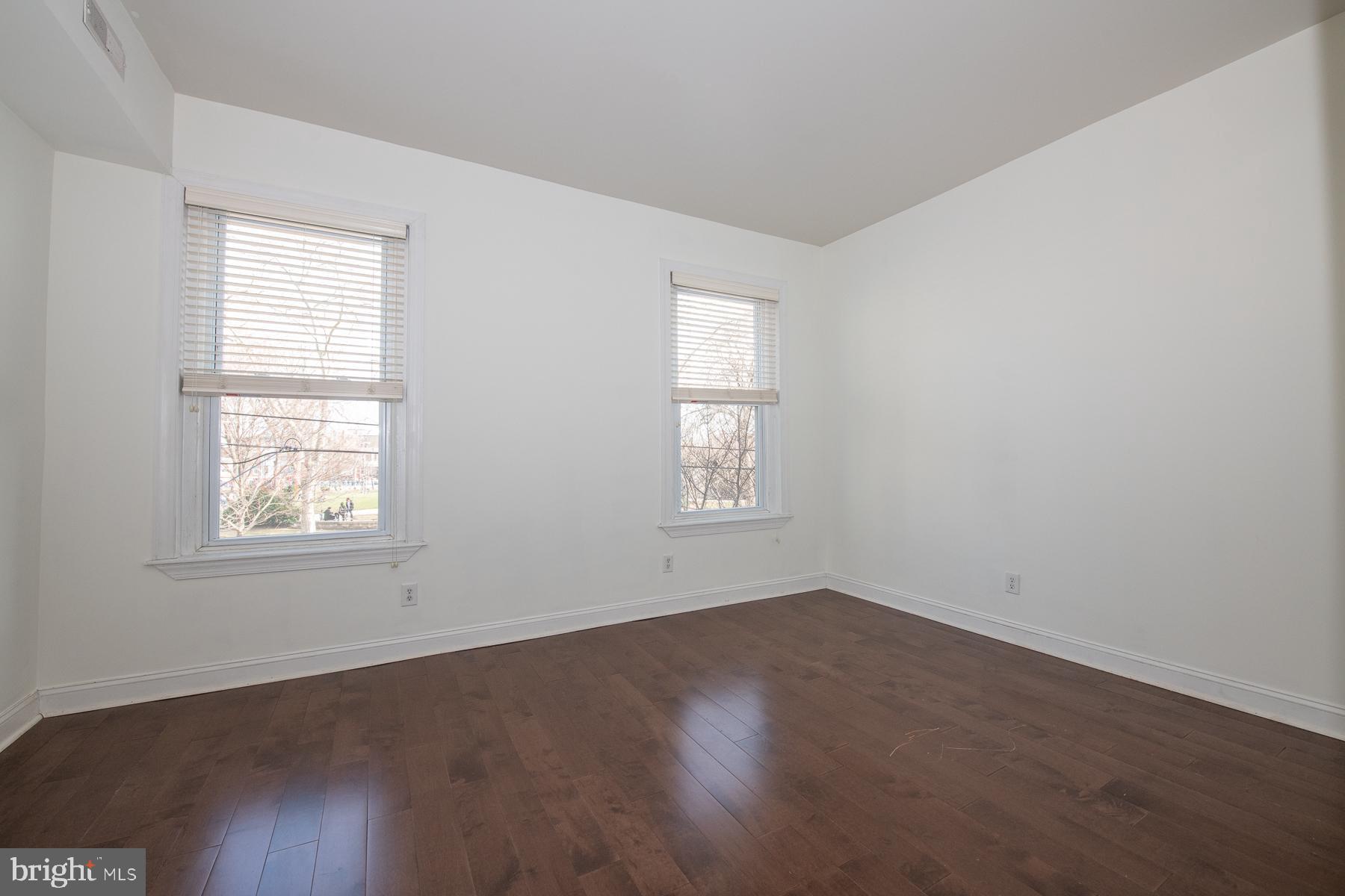 DICKINSON NARROWS - Residential