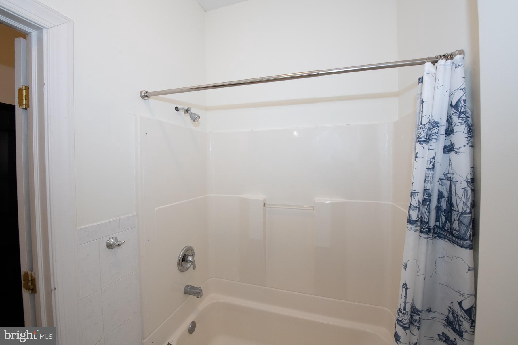 DICKINSON NARROWS - Residential