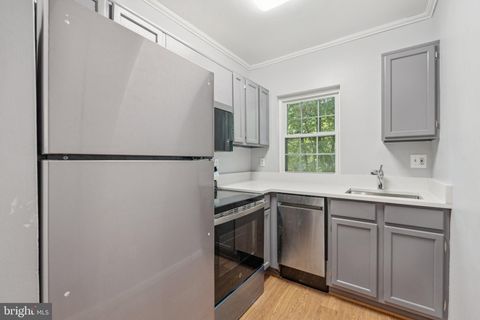 1909 N RHODES STREET 30 ARLINGTON VA 22201