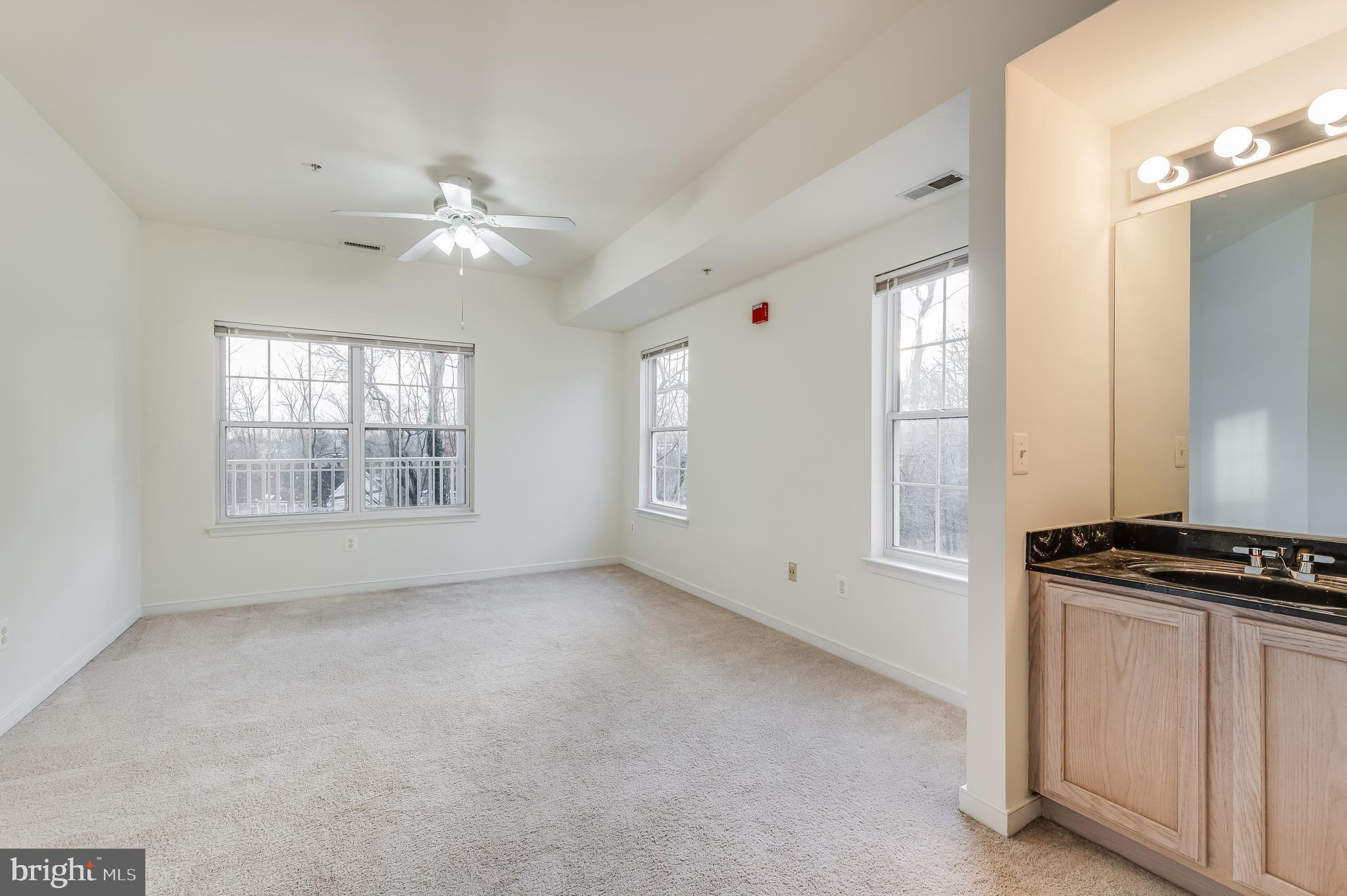 RIVERGATE II - Residential