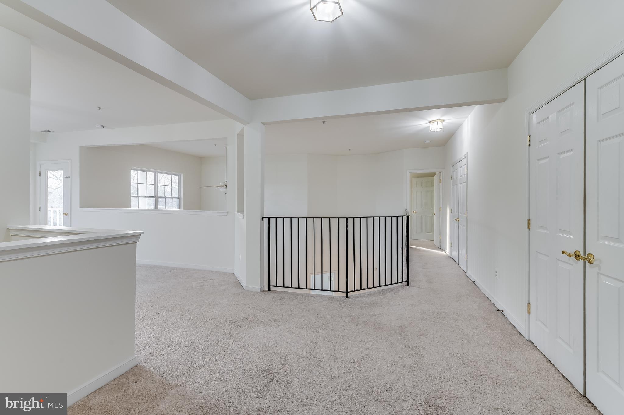 RIVERGATE II - Residential