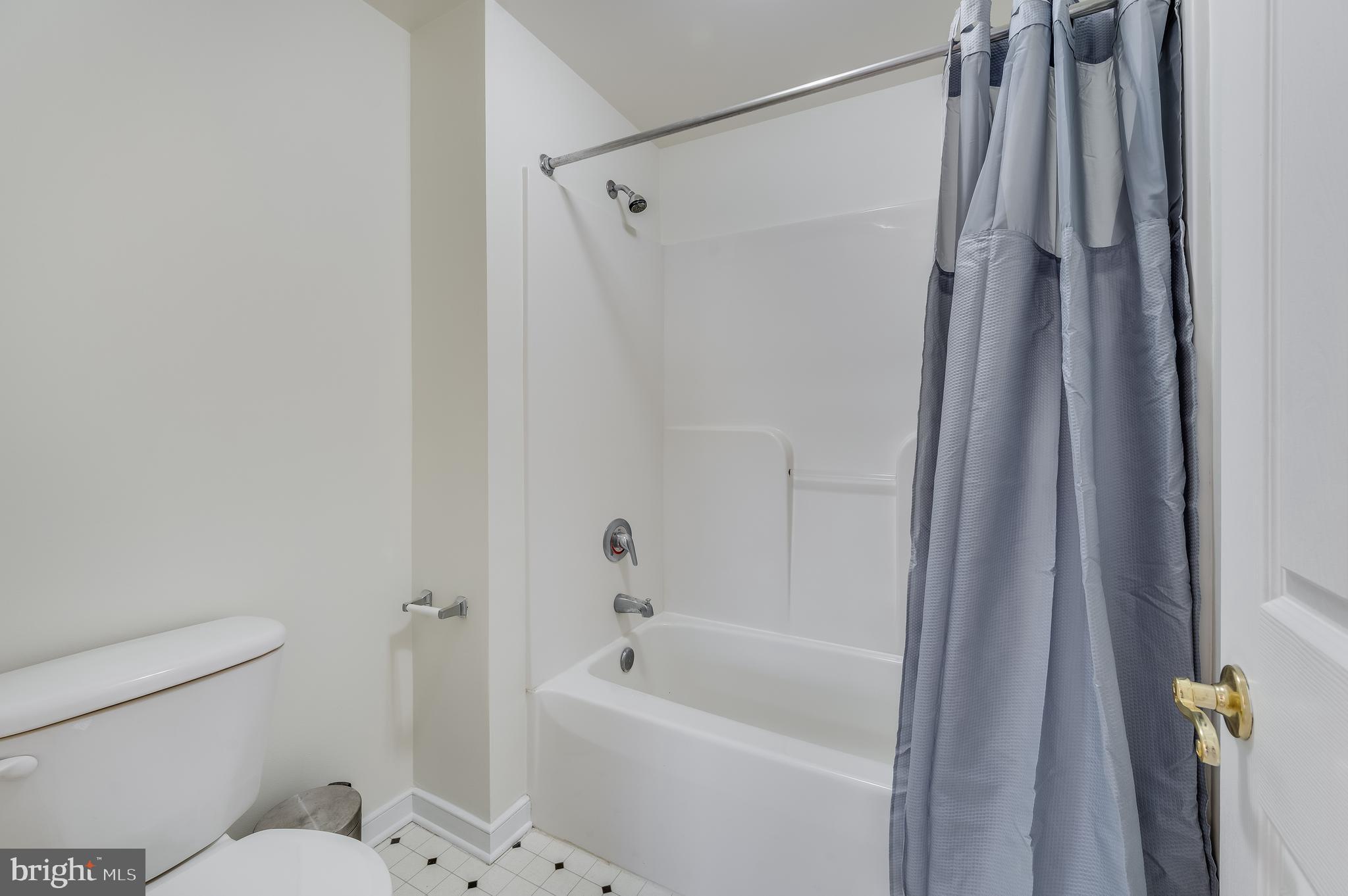 RIVERGATE II - Residential