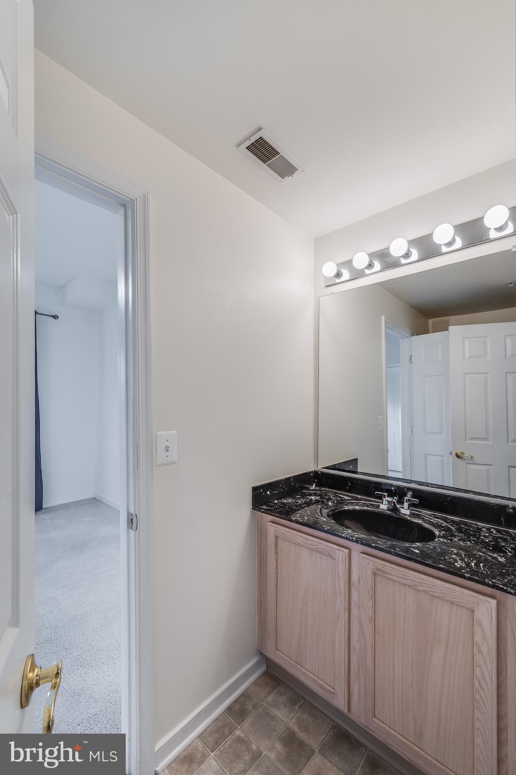 RIVERGATE II - Residential