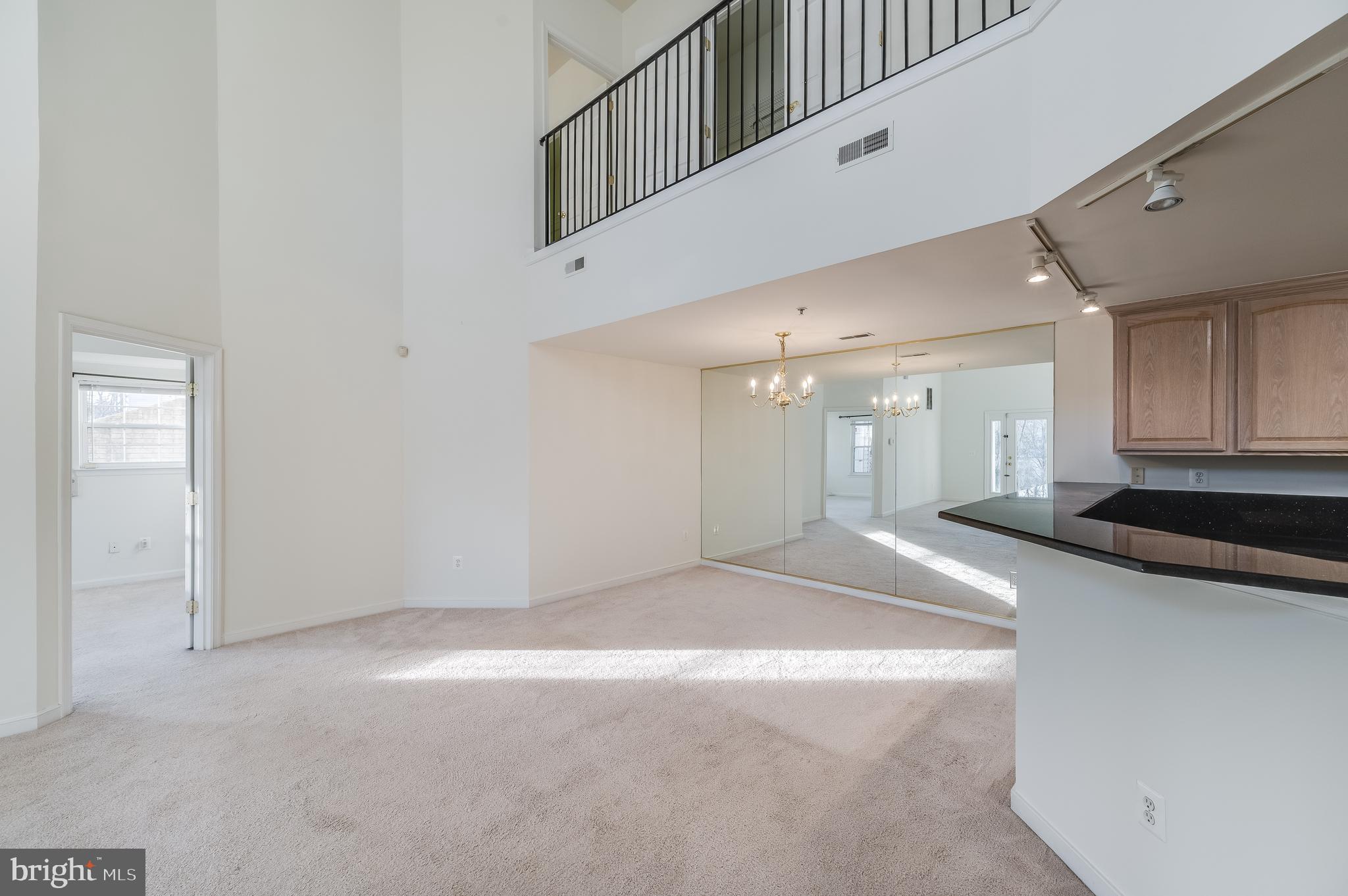 RIVERGATE II - Residential