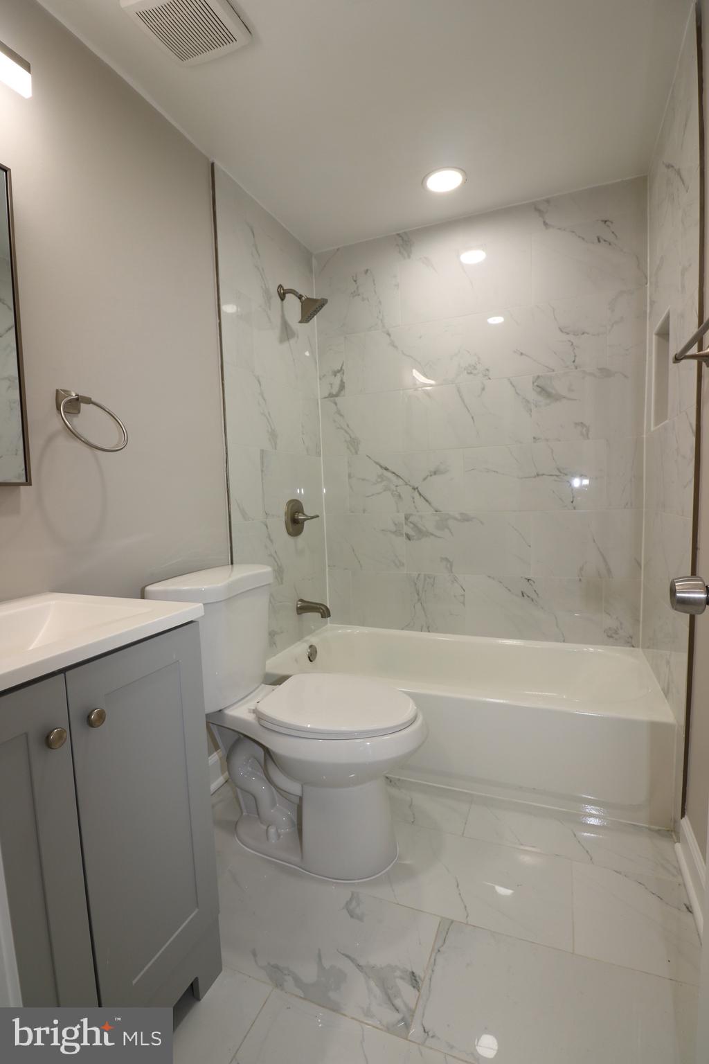 WILLIAMSTOWN - Residential Lease