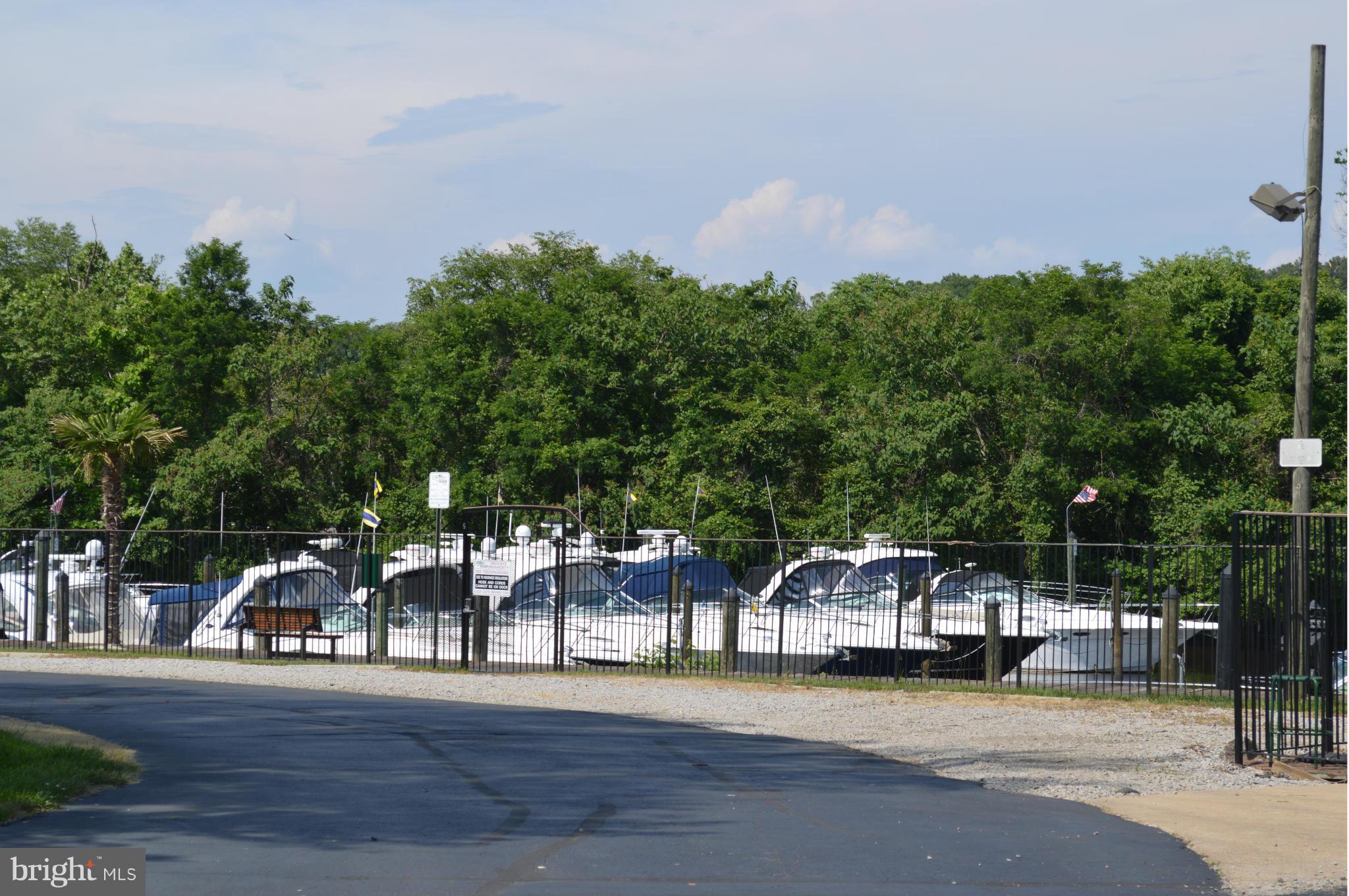 MOORINGS OF OCCOQUAN CON - Residential