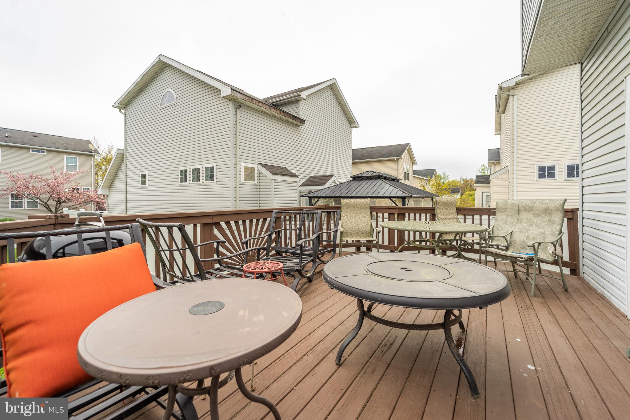 7609 BLUFF POINT LANE
